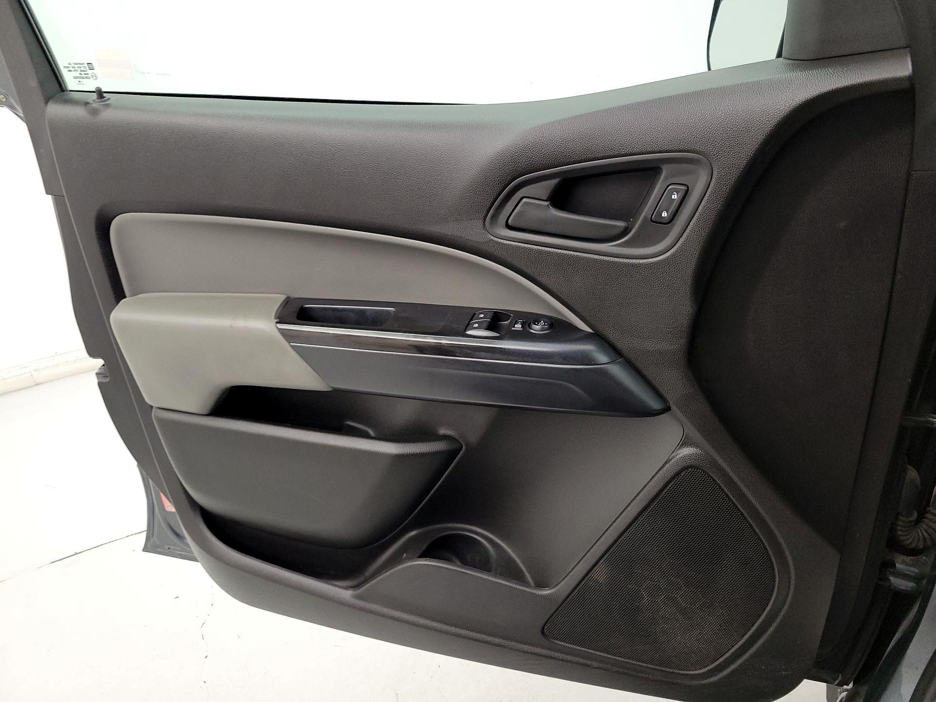 Thumbnail: 2015 Chevrolet Colorado - 12