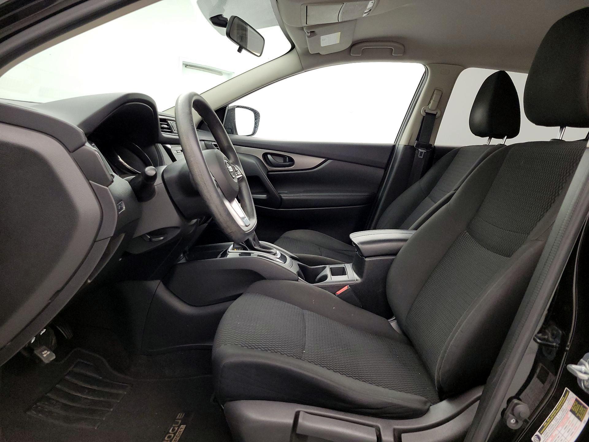 Thumbnail: 2017 Nissan Rogue Sport - 11