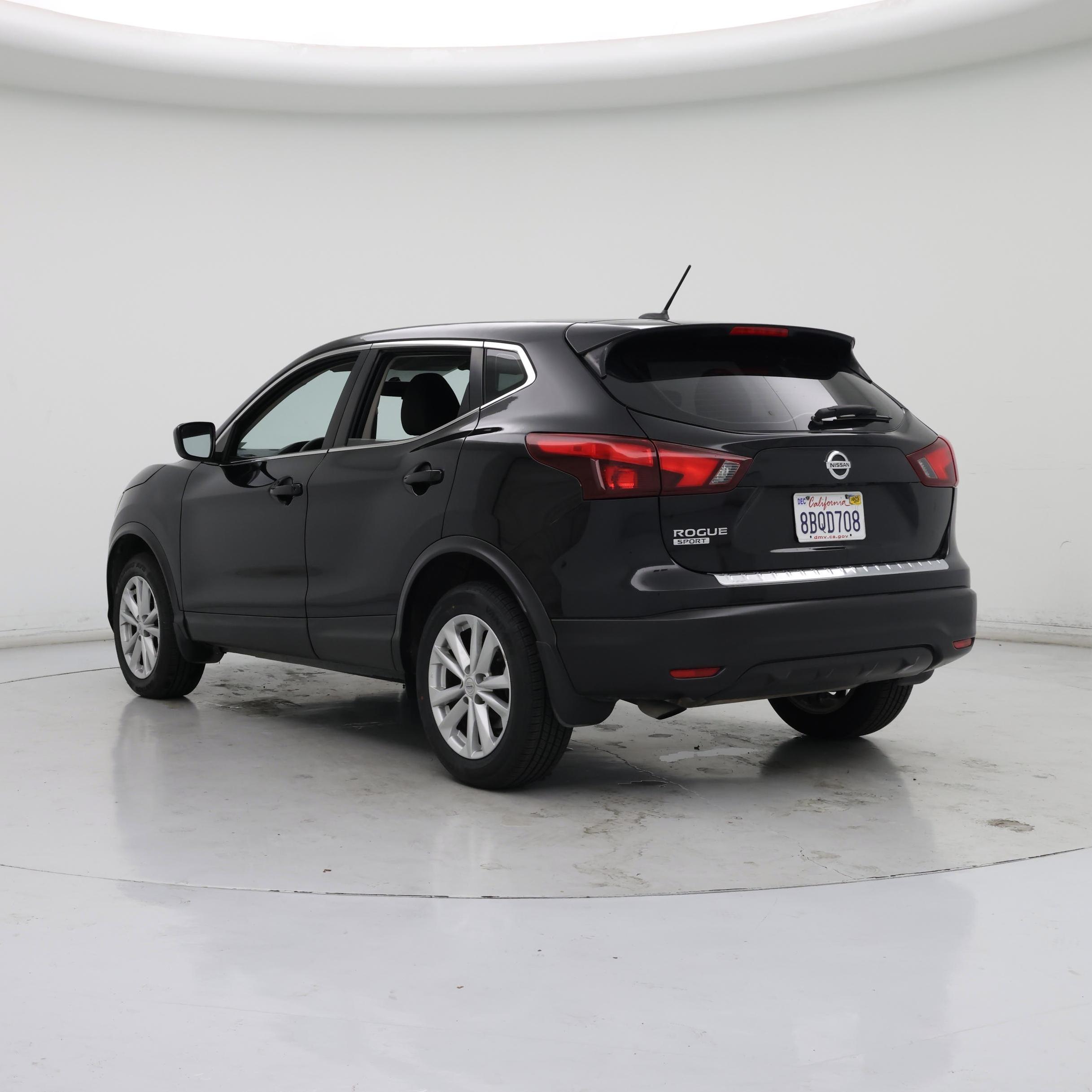 Thumbnail: 2017 Nissan Rogue Sport - 2
