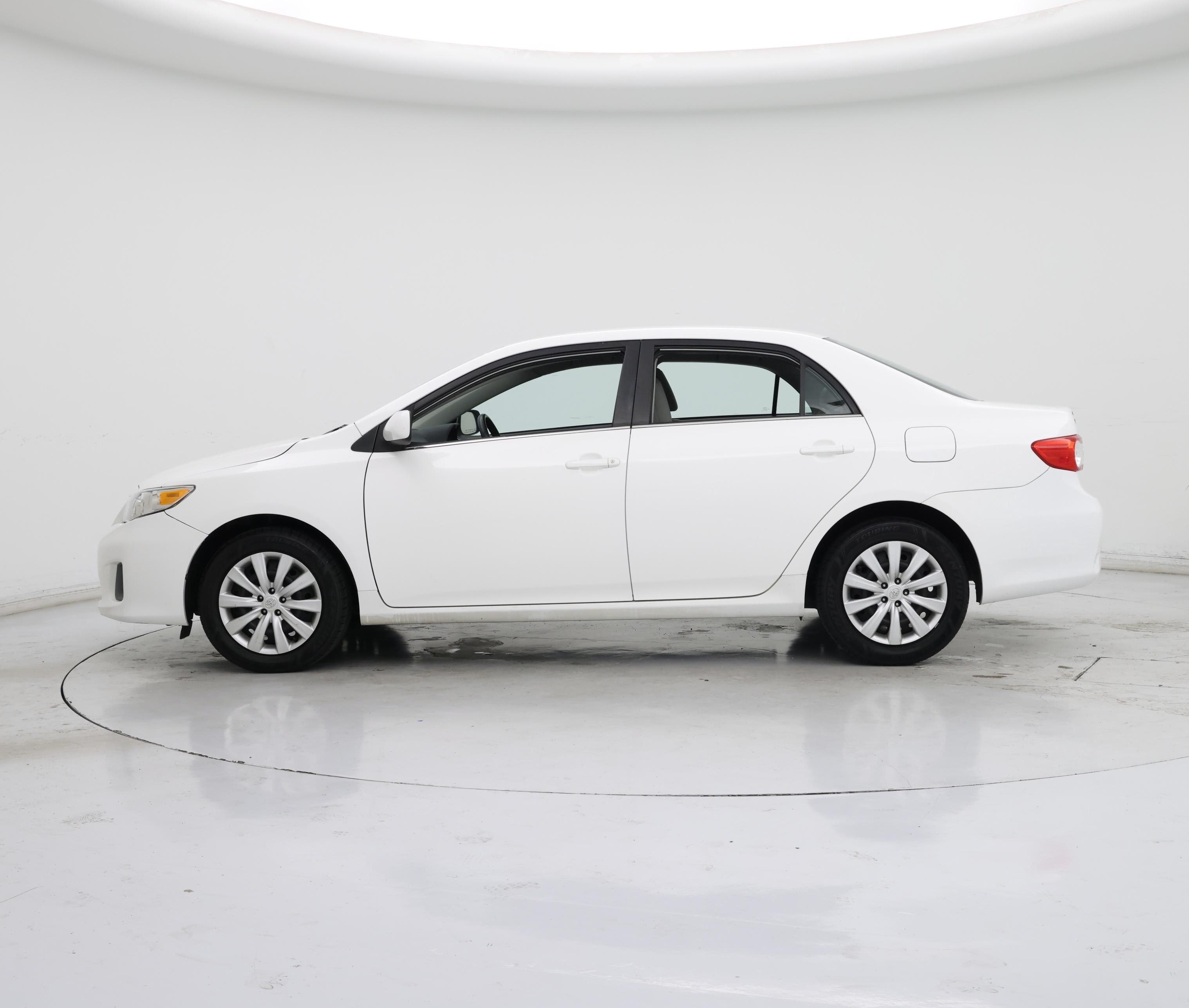 Thumbnail: 2013 Toyota Corolla - 3