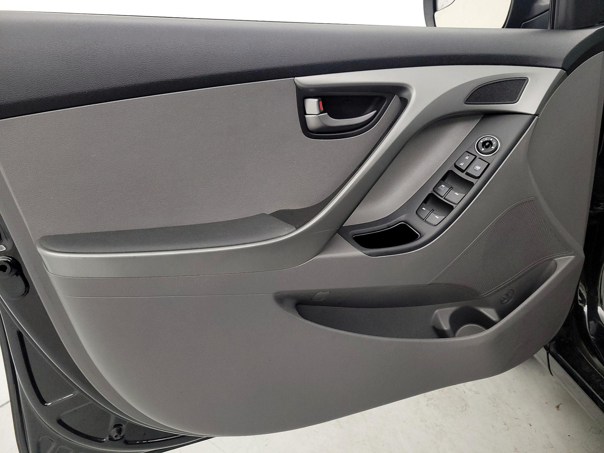 Thumbnail: 2014 Hyundai Elantra - 12