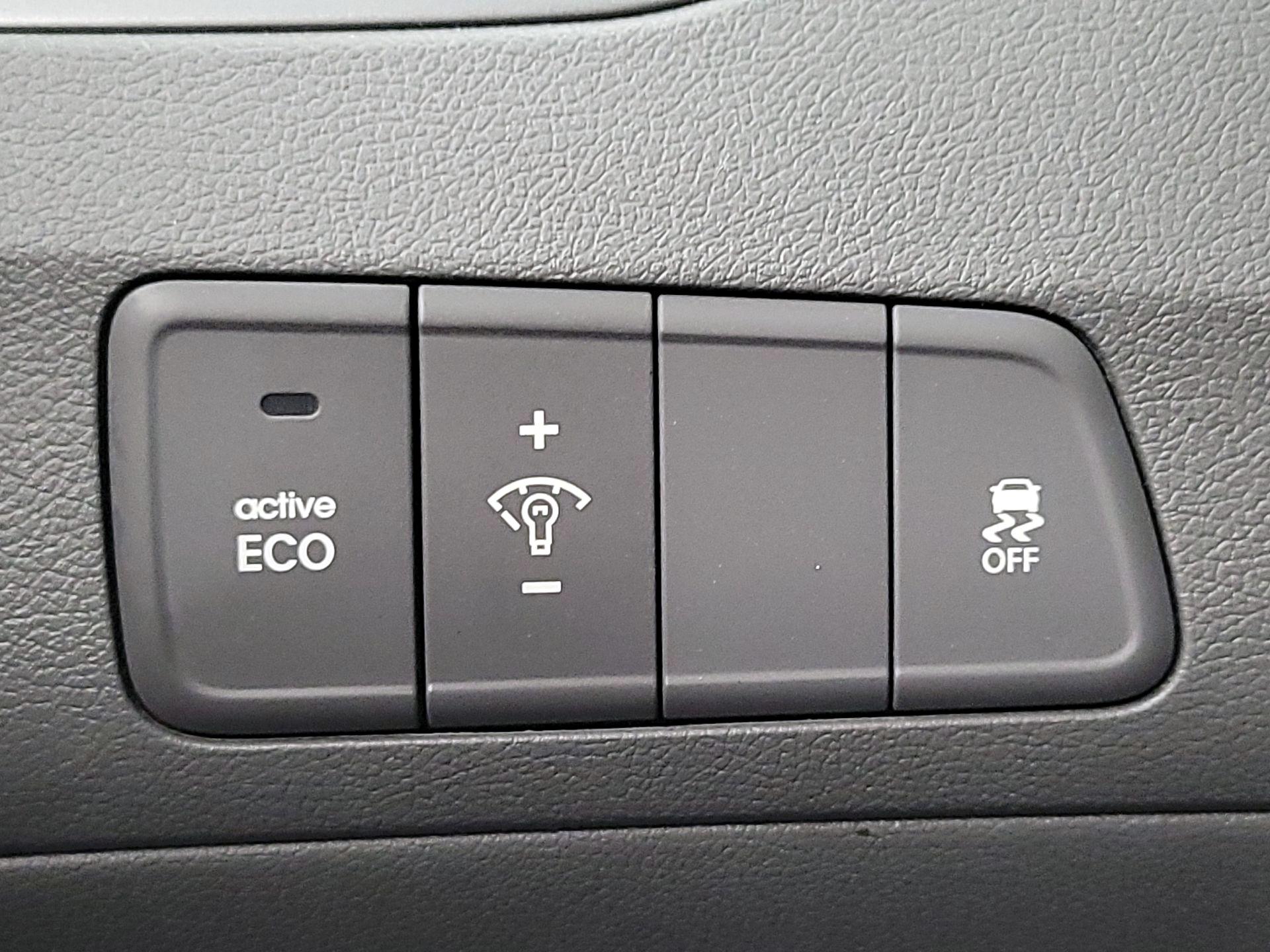 Thumbnail: 2014 Hyundai Elantra - 13