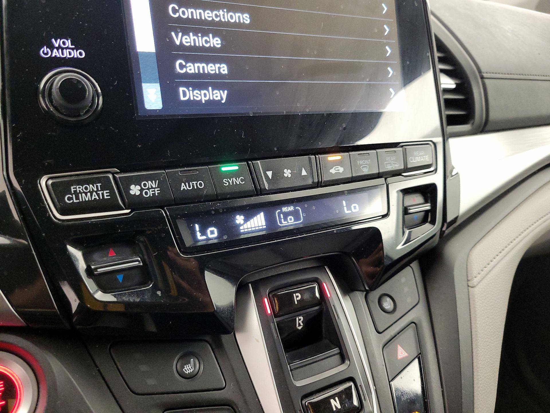 Thumbnail: 2019 Honda Odyssey - 16