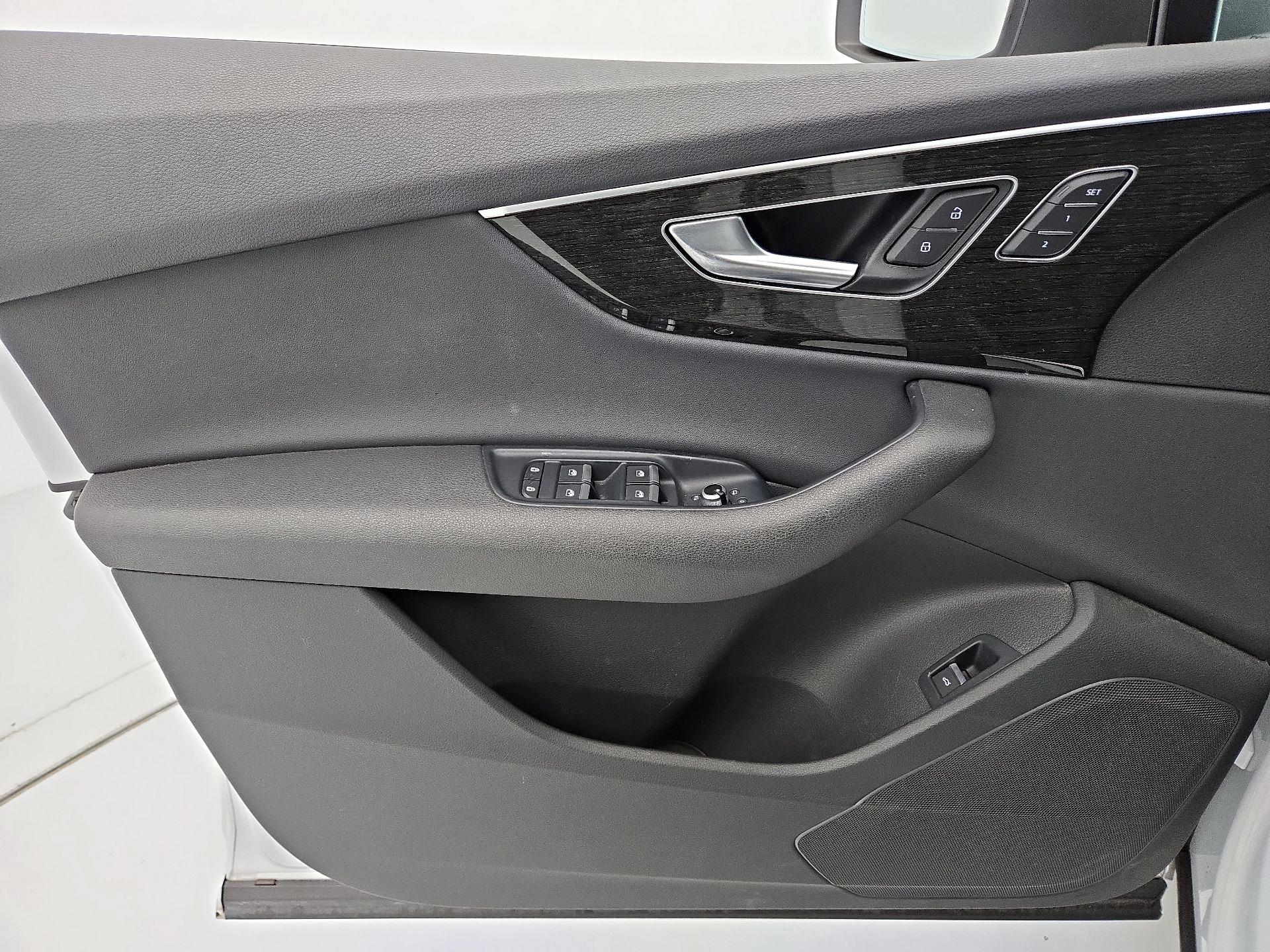 Thumbnail: 2021 Audi Q7 - 12