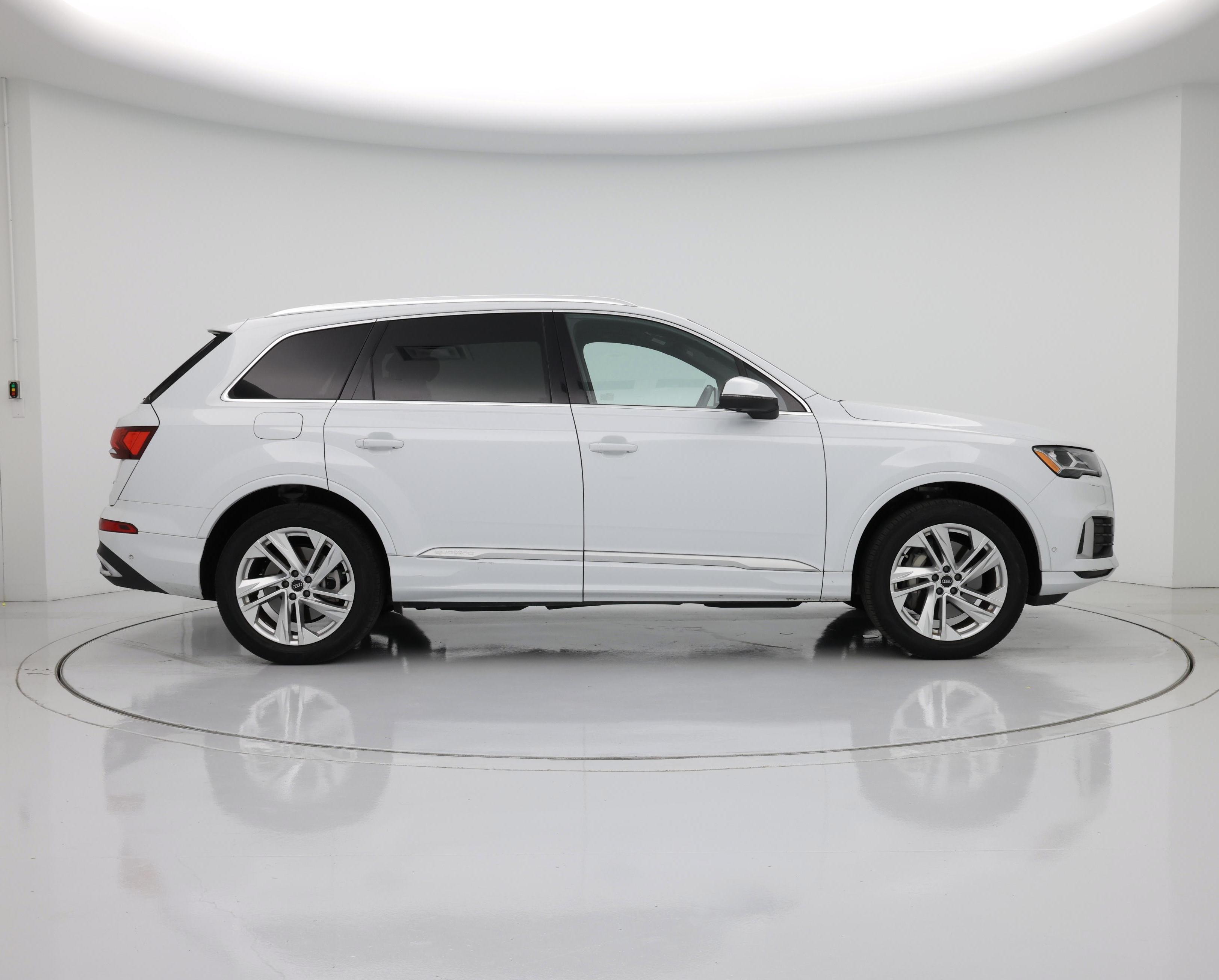 Thumbnail: 2021 Audi Q7 - 7