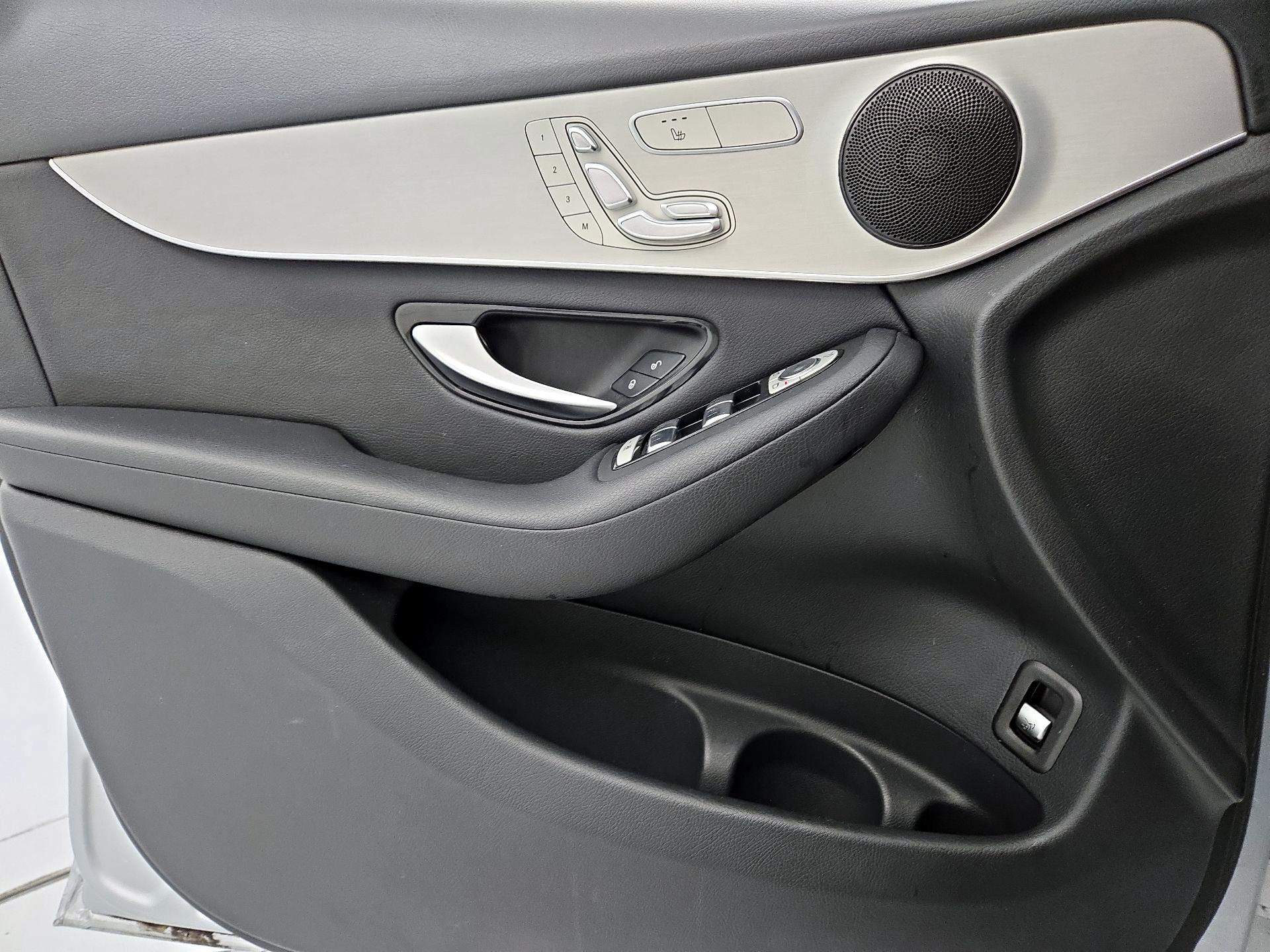 Thumbnail: 2019 Mercedes-Benz GLC - 12