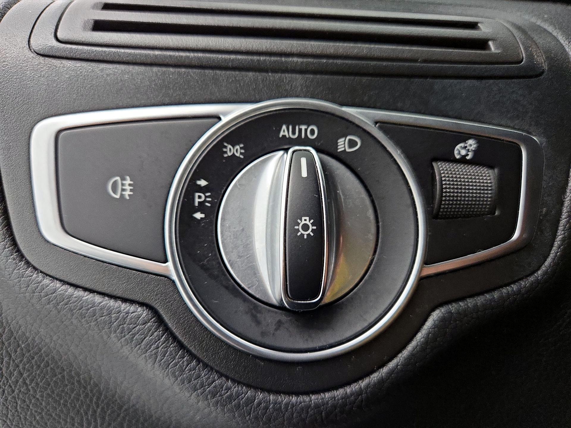 Thumbnail: 2019 Mercedes-Benz GLC - 13