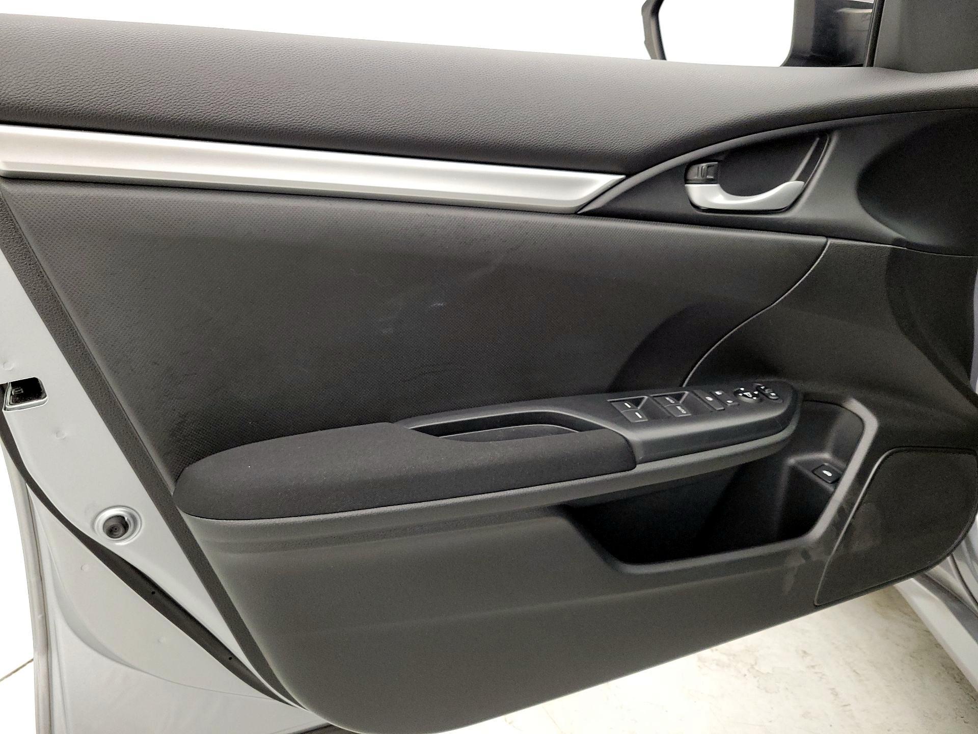 Thumbnail: 2016 Honda Civic - 12