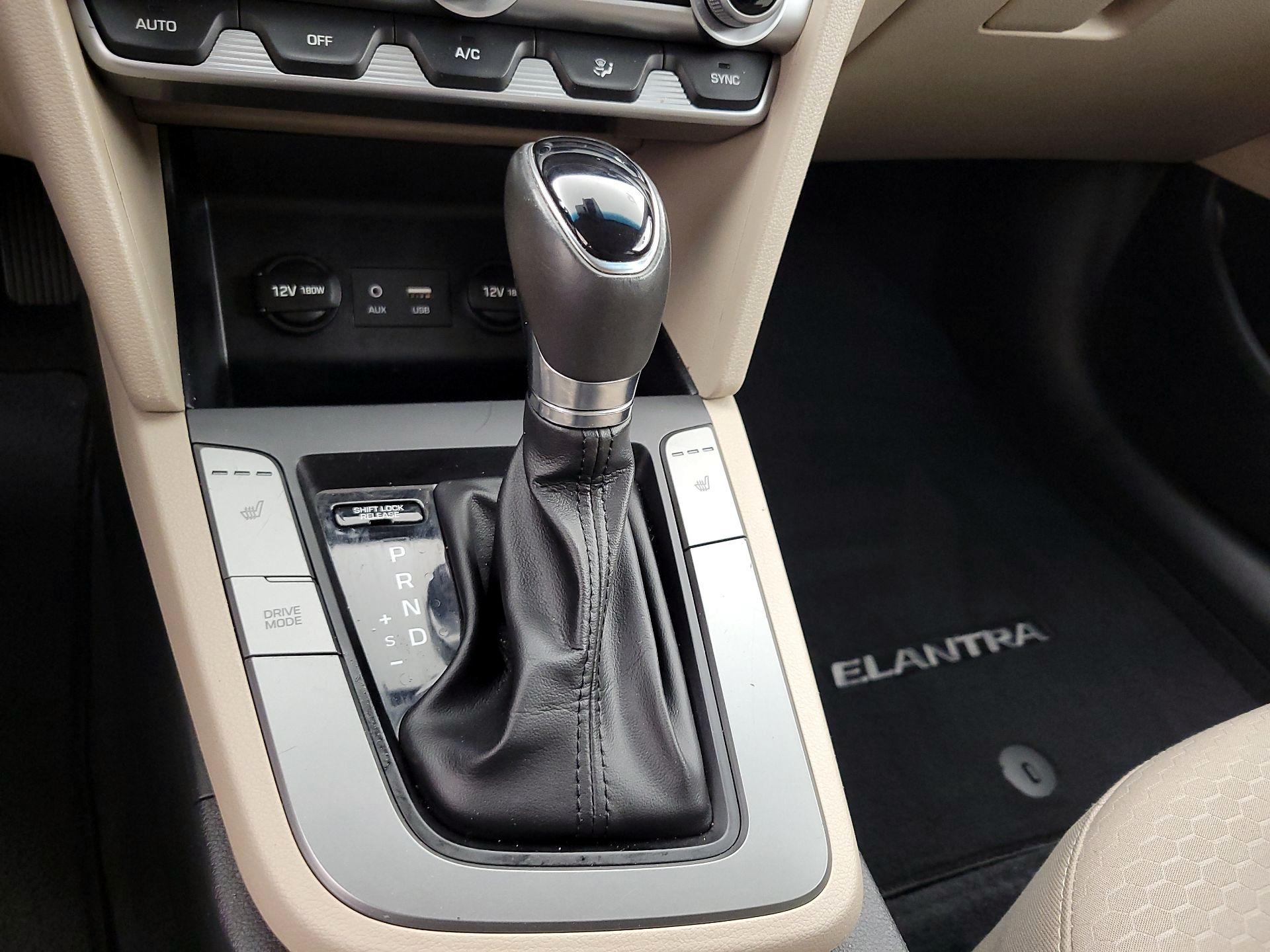 Thumbnail: 2020 Hyundai Elantra - 17
