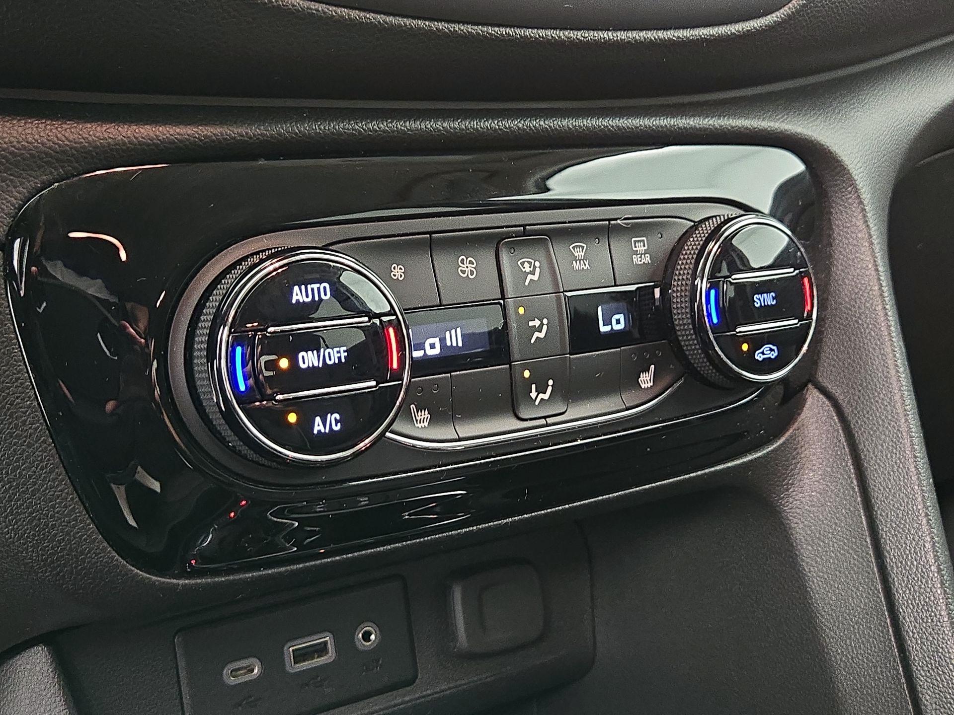 Thumbnail: 2021 Buick Encore GX - 16