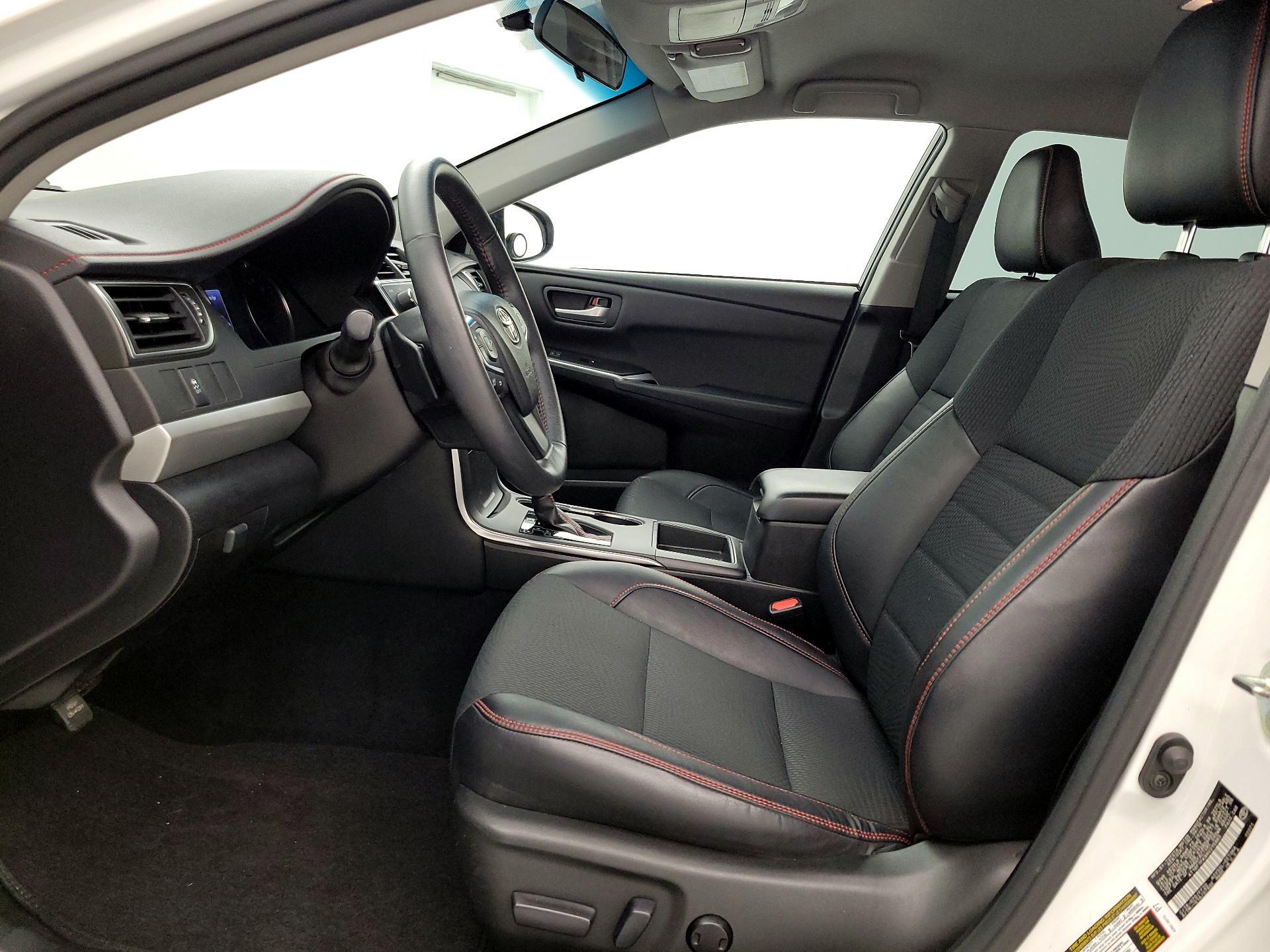 Thumbnail: 2017 Toyota Camry - 11