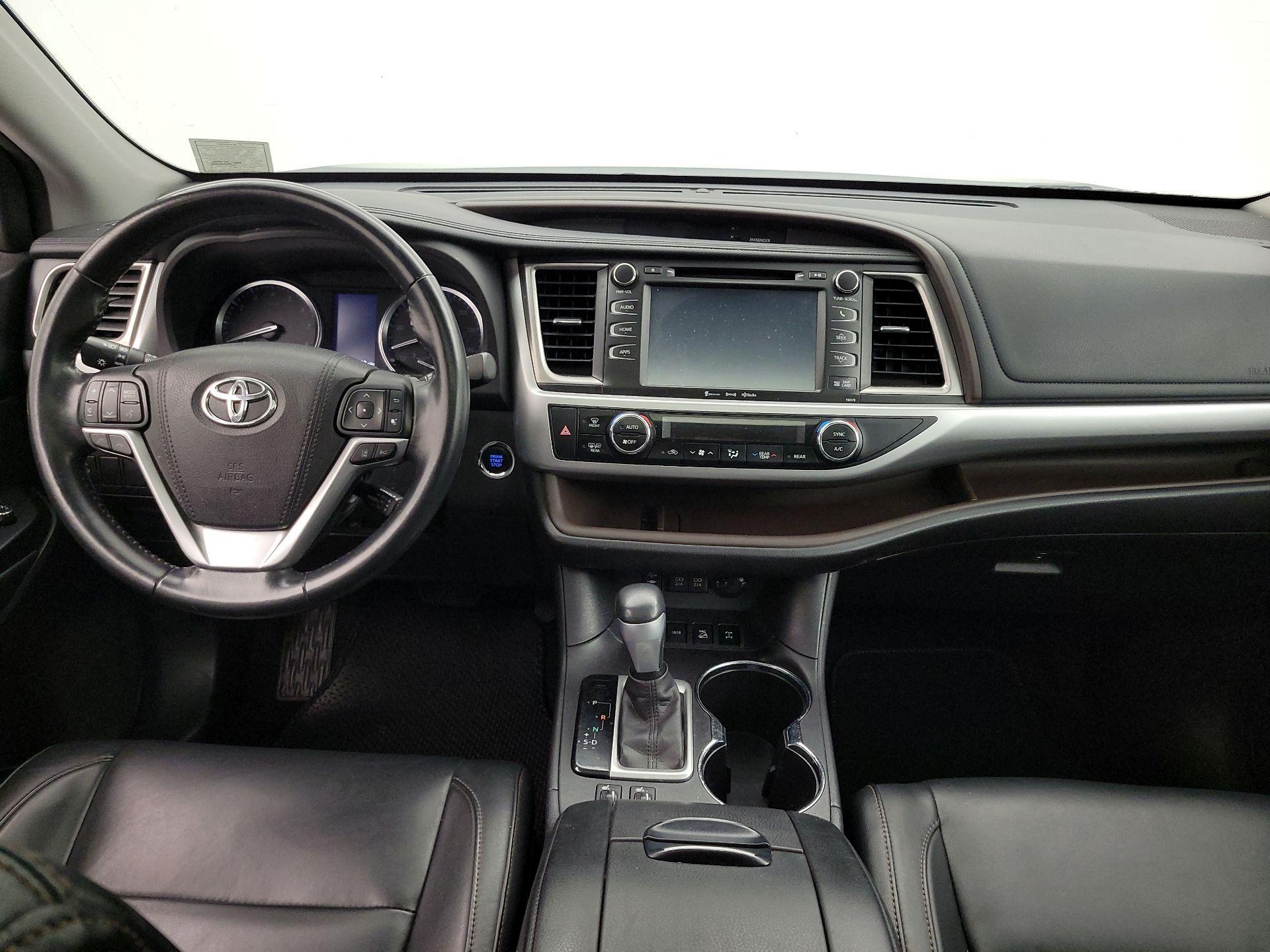 Thumbnail: 2017 Toyota Highlander - 9