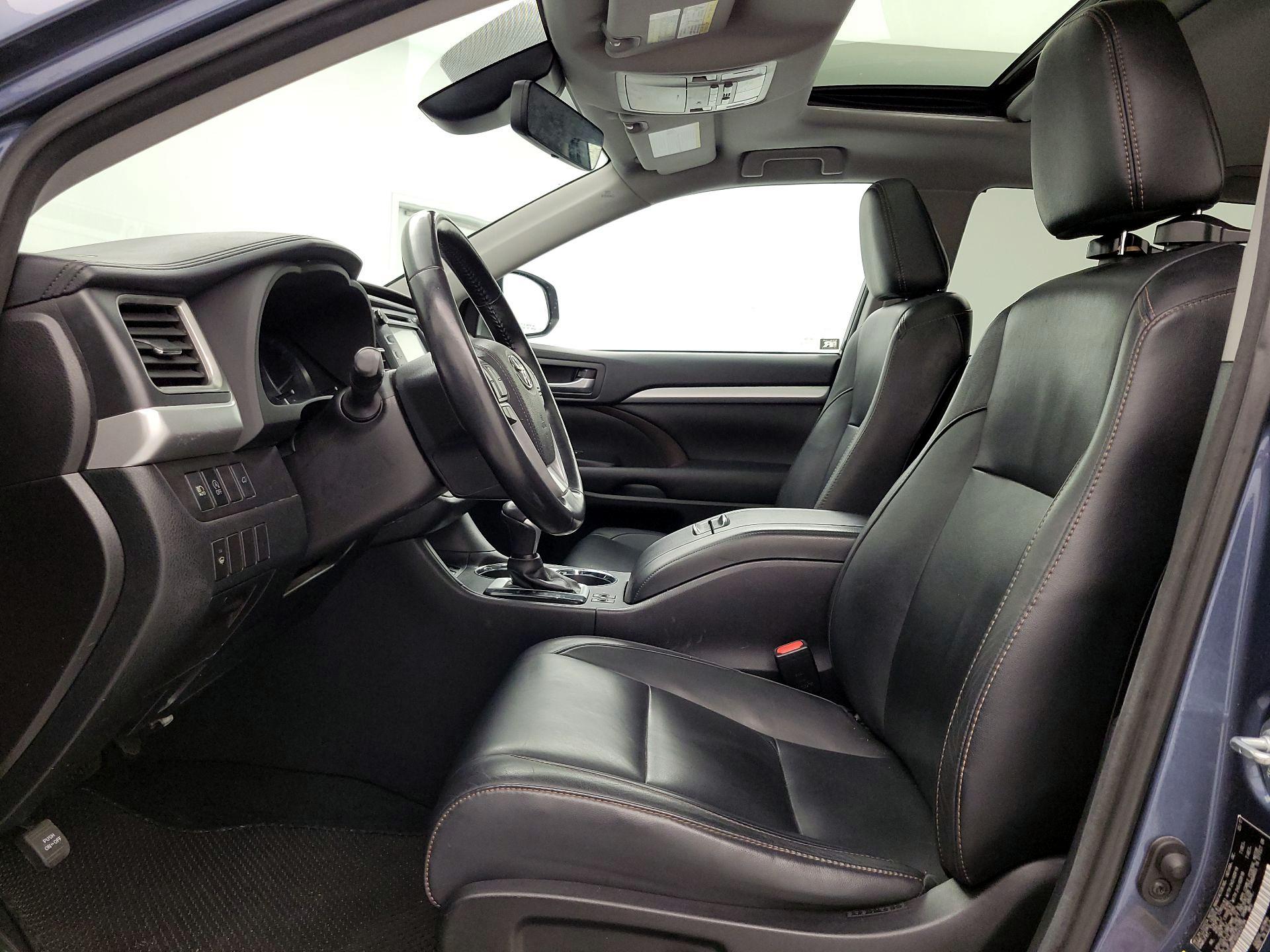 Thumbnail: 2017 Toyota Highlander - 11