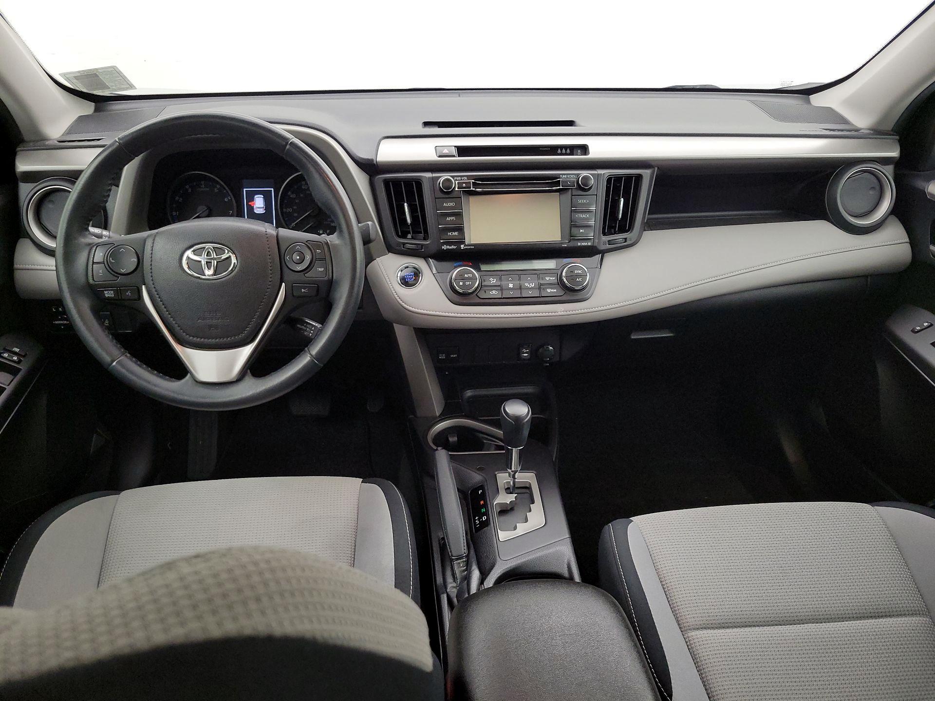Thumbnail: 2017 Toyota RAV4 - 9