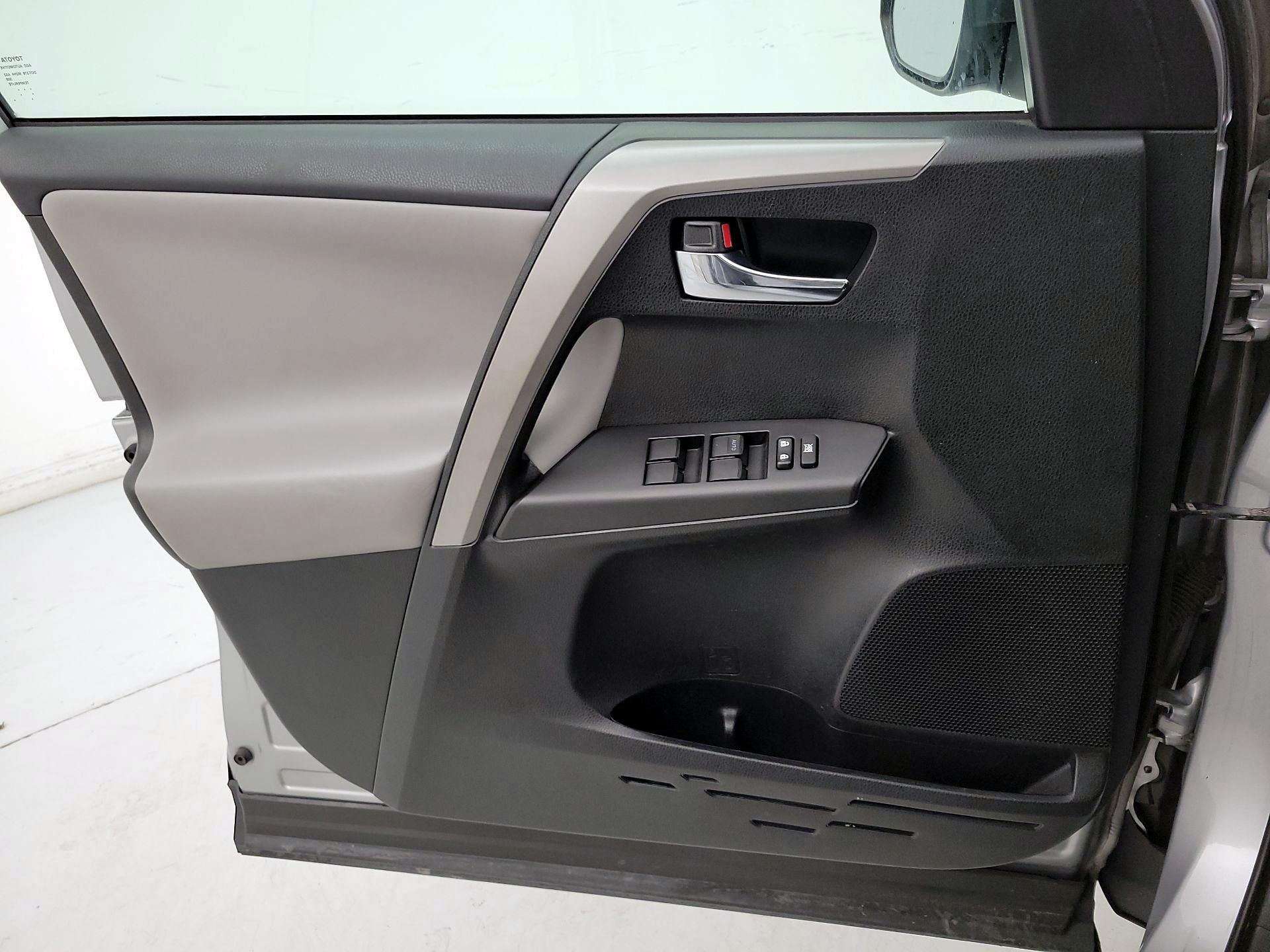 Thumbnail: 2017 Toyota RAV4 - 12