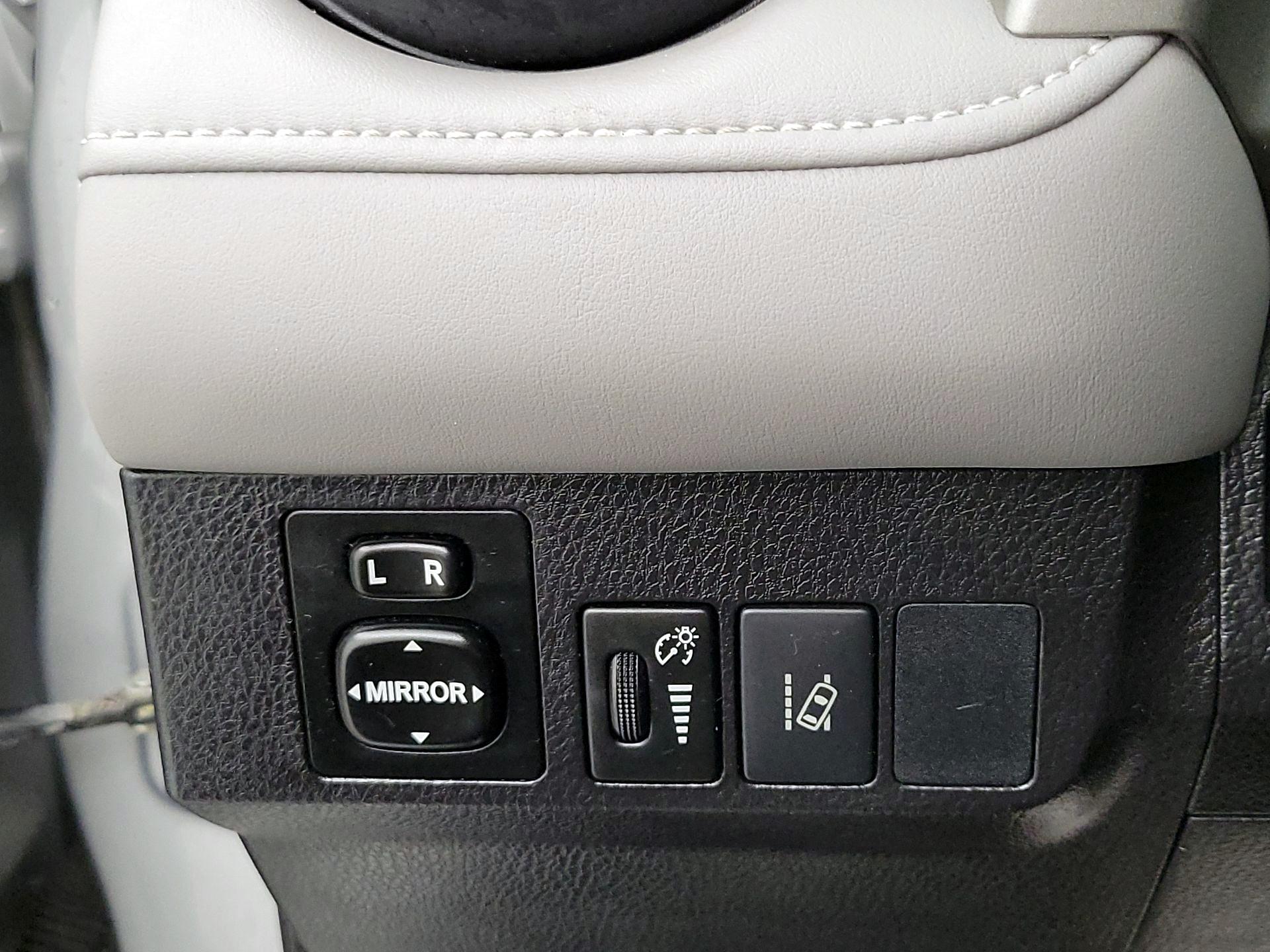 Thumbnail: 2017 Toyota RAV4 - 13