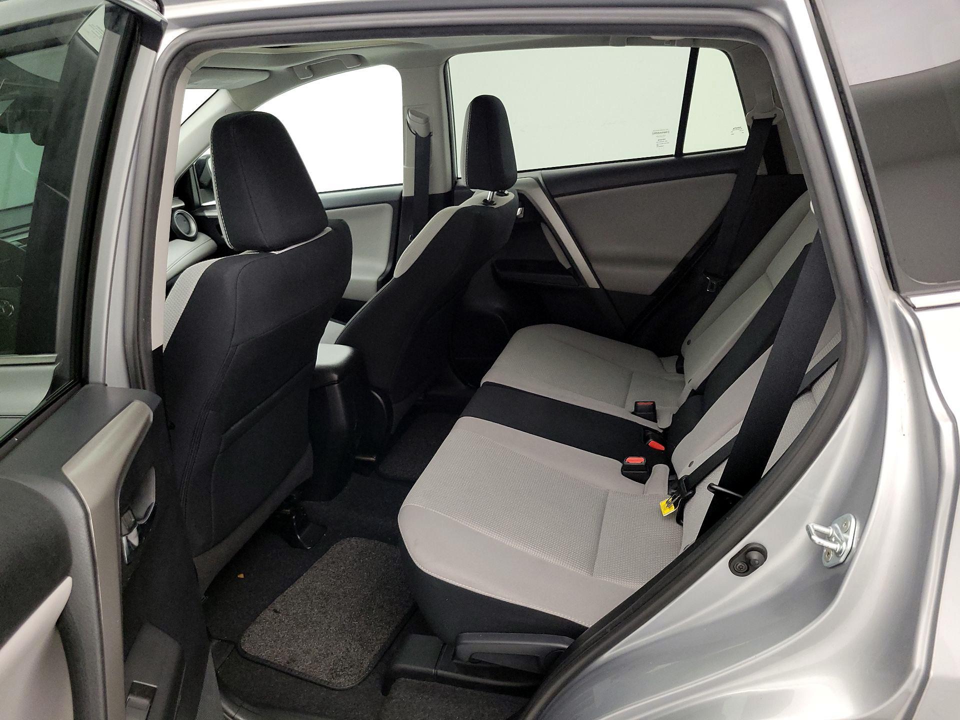 Thumbnail: 2017 Toyota RAV4 - 20