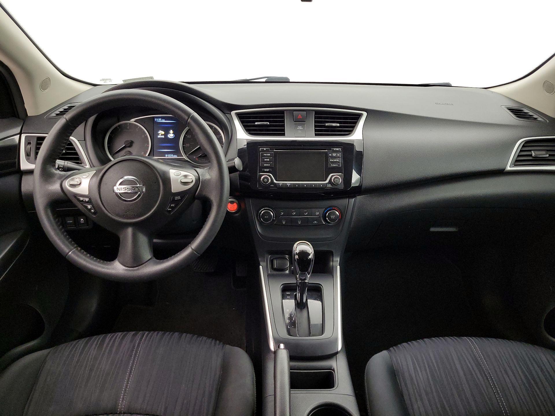 Thumbnail: 2017 Nissan Sentra - 9