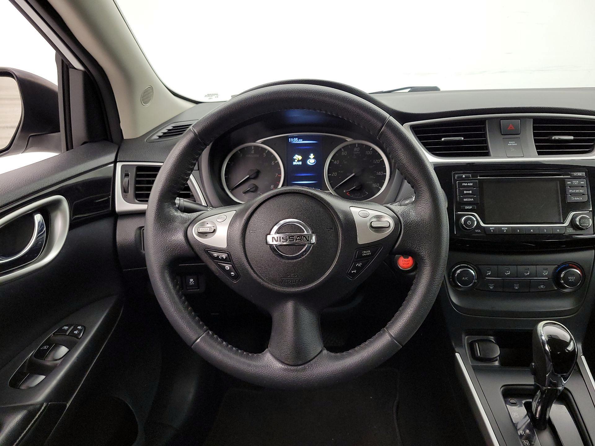 Thumbnail: 2017 Nissan Sentra - 10