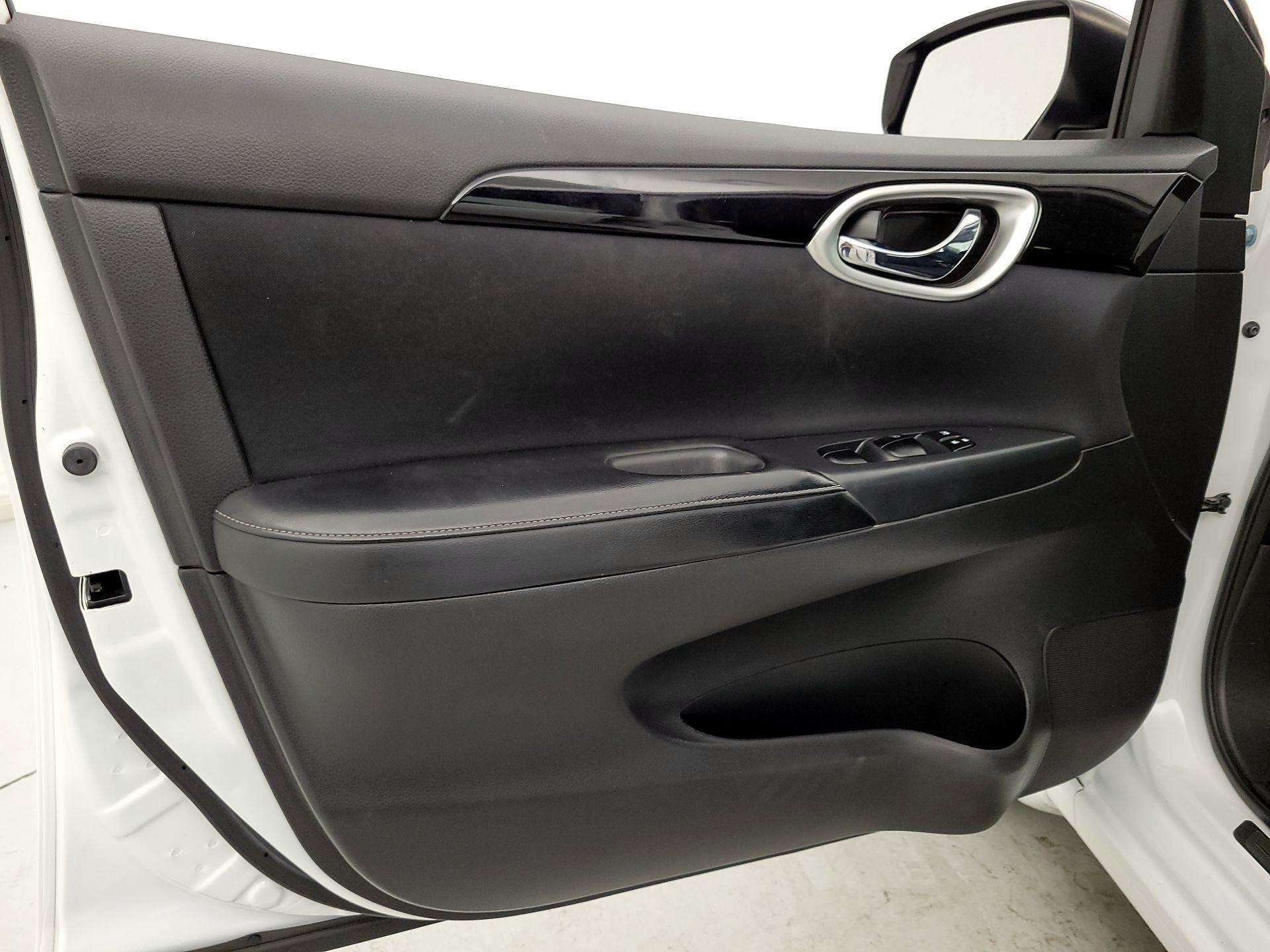 Thumbnail: 2017 Nissan Sentra - 12