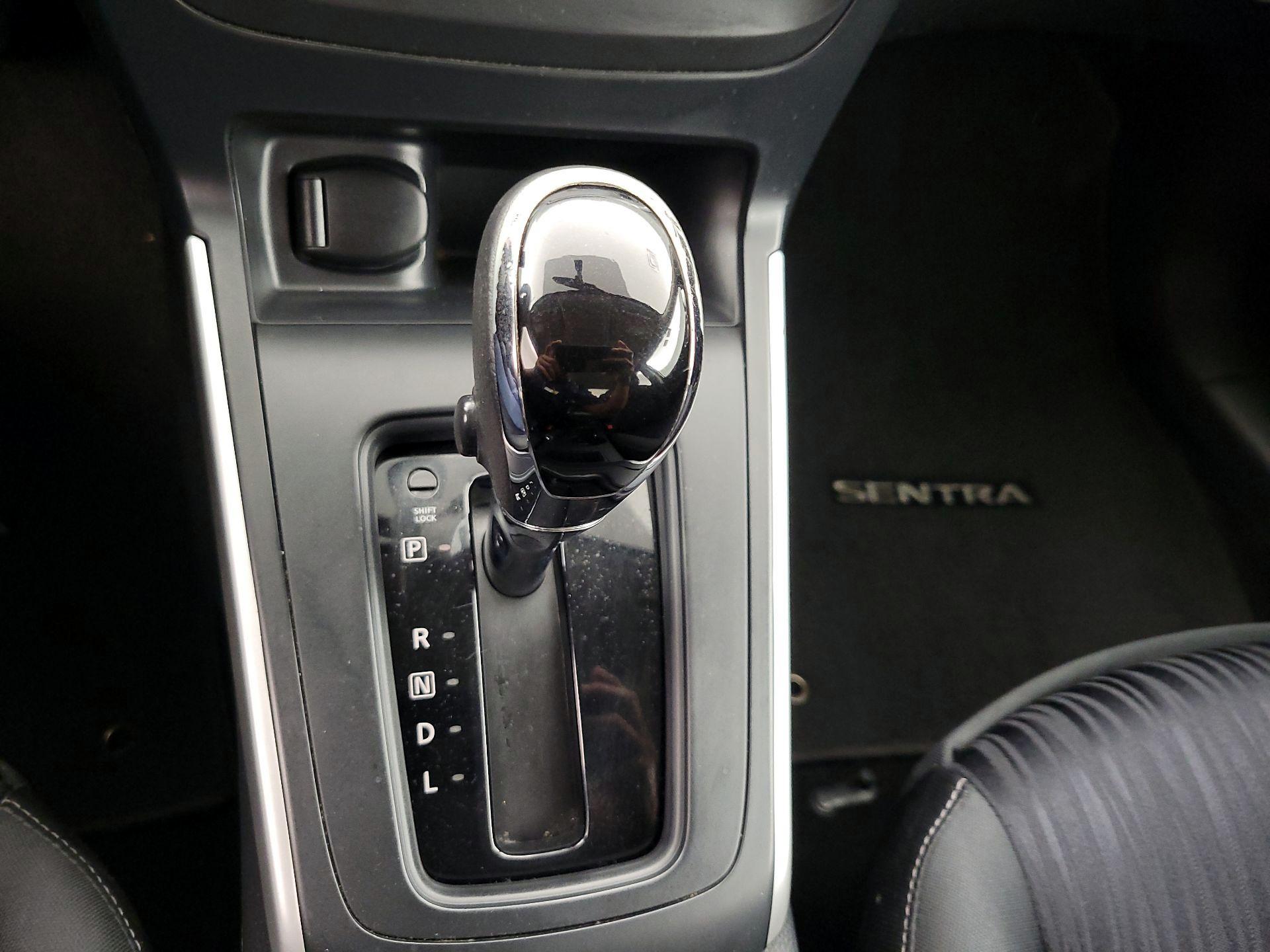 Thumbnail: 2017 Nissan Sentra - 17