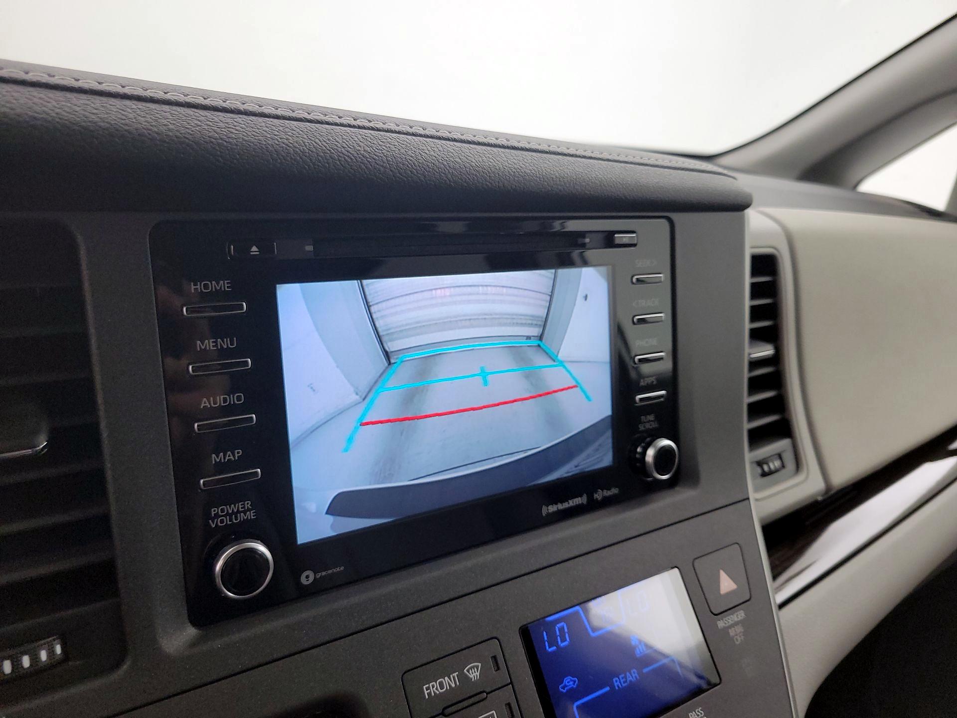 Thumbnail: 2020 Toyota Sienna - 15