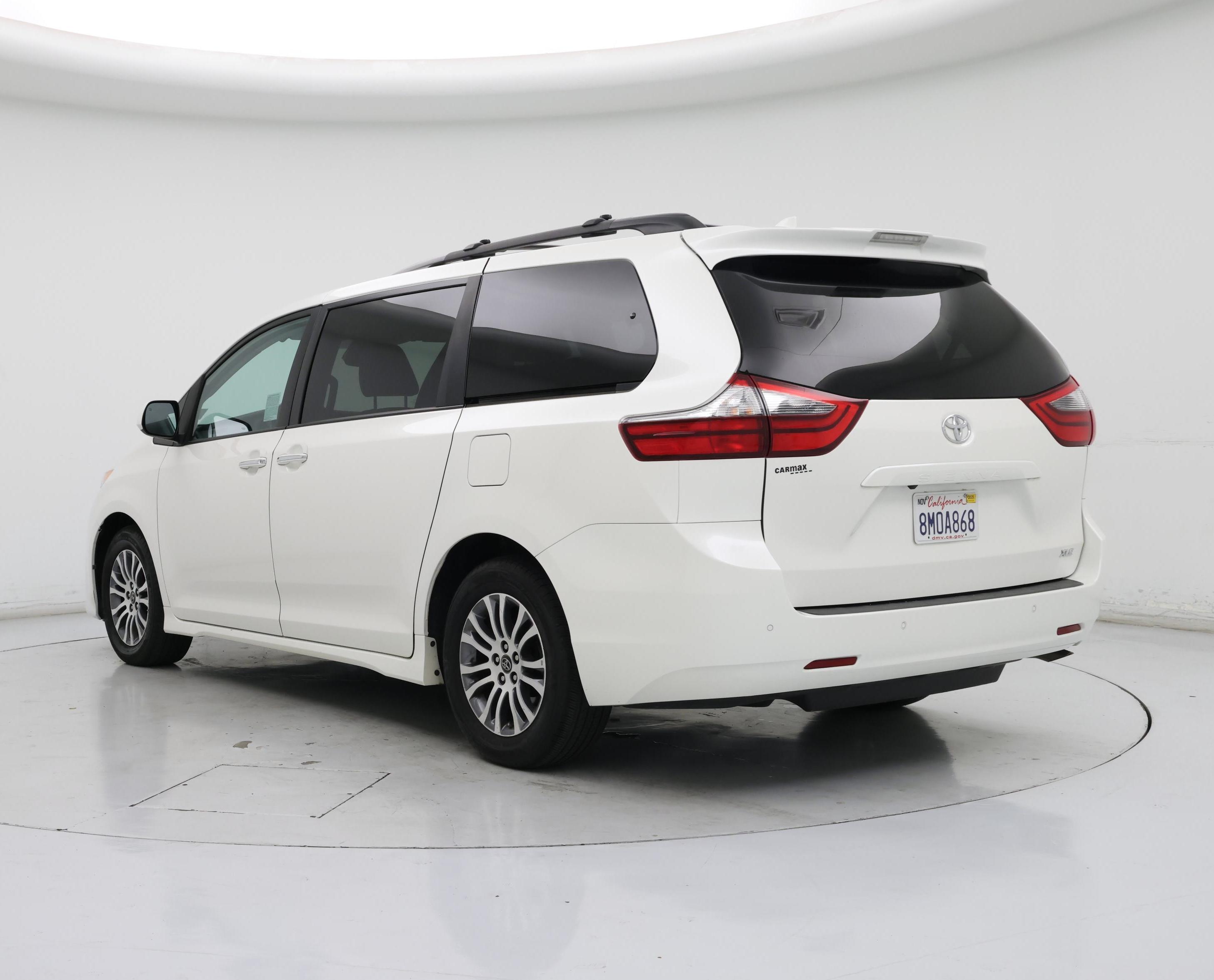 Thumbnail: 2020 Toyota Sienna - 2