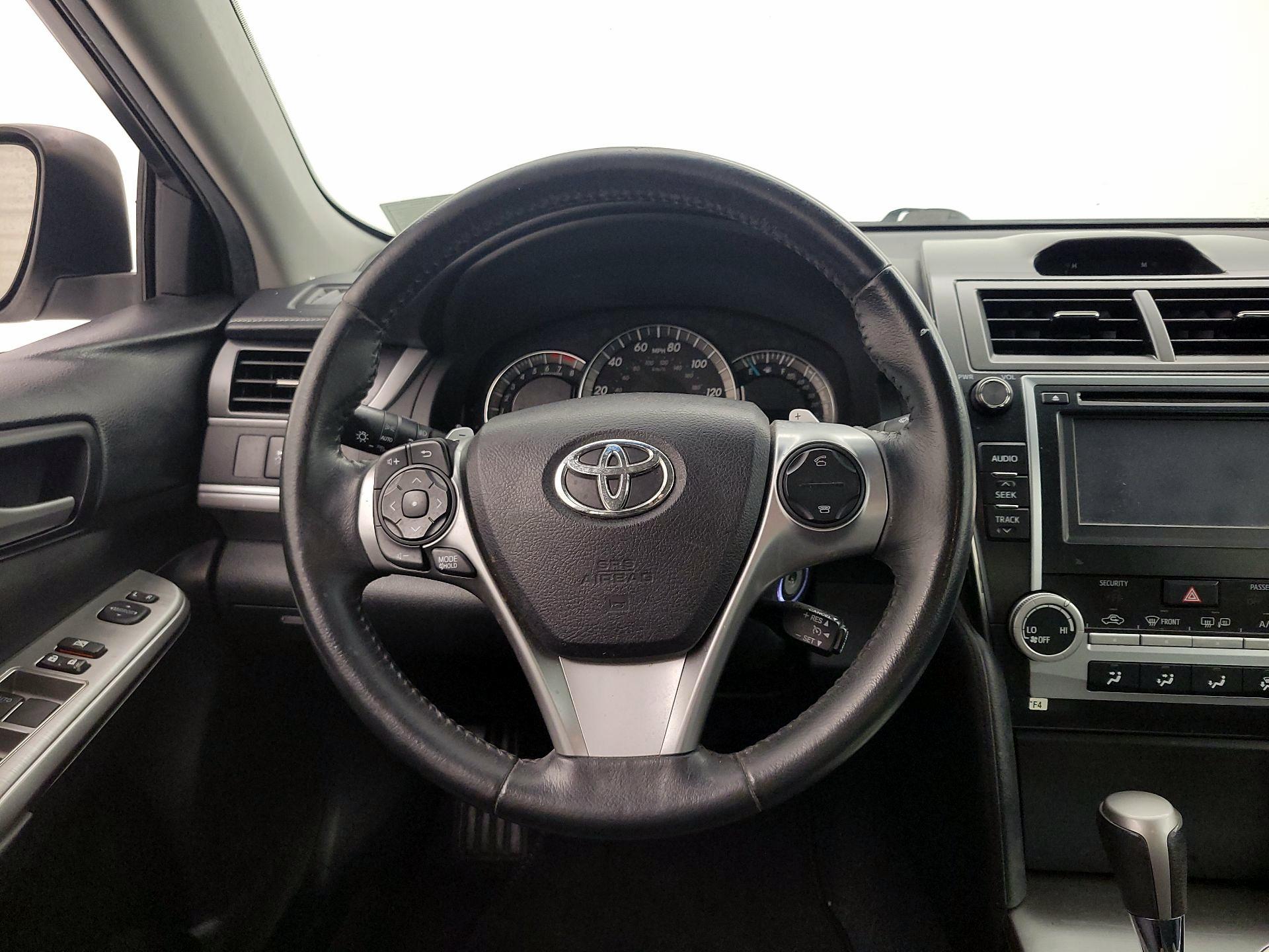 Thumbnail: 2014 Toyota Camry - 10