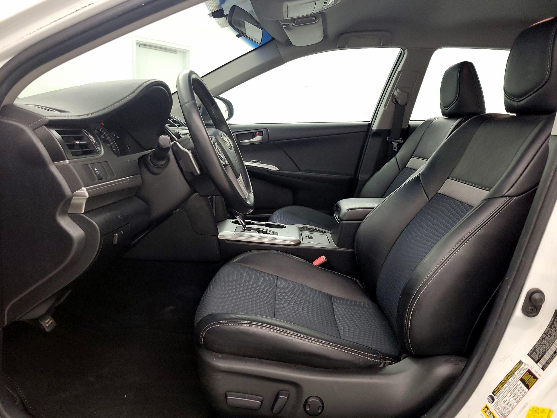 Thumbnail: 2014 Toyota Camry - 11