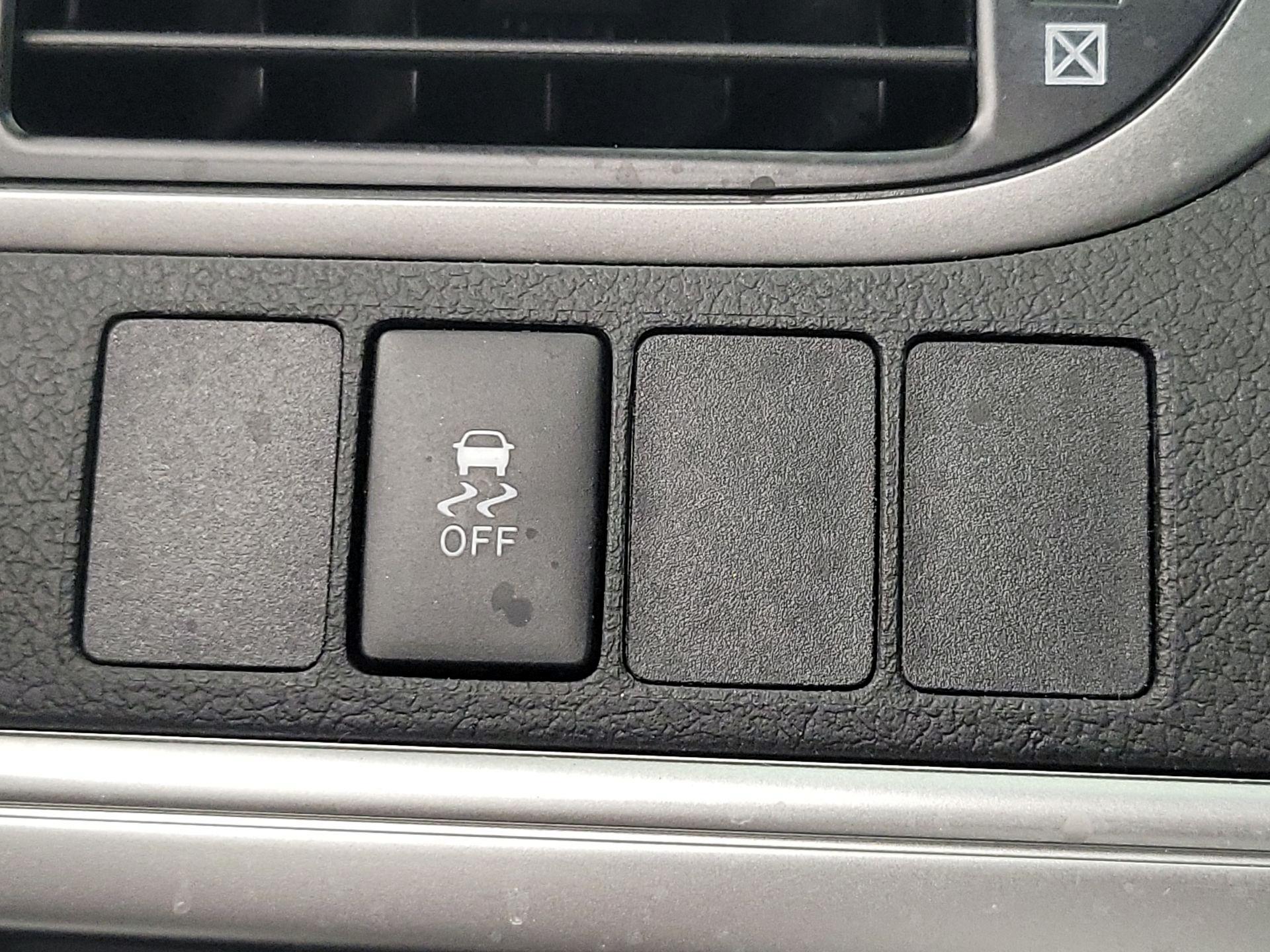 Thumbnail: 2014 Toyota Camry - 13