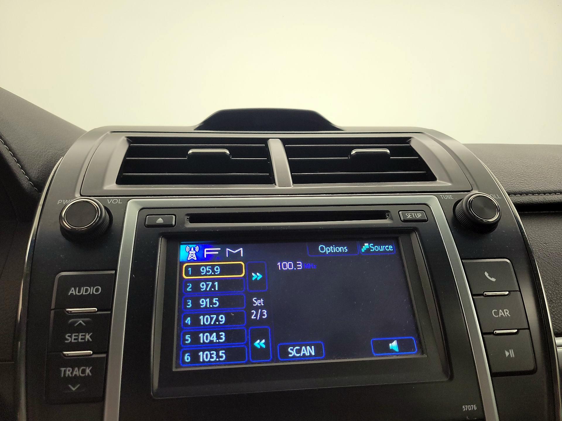 Thumbnail: 2014 Toyota Camry - 14