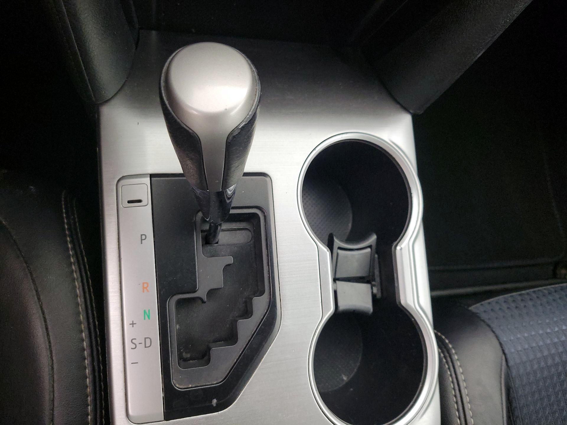 Thumbnail: 2014 Toyota Camry - 16