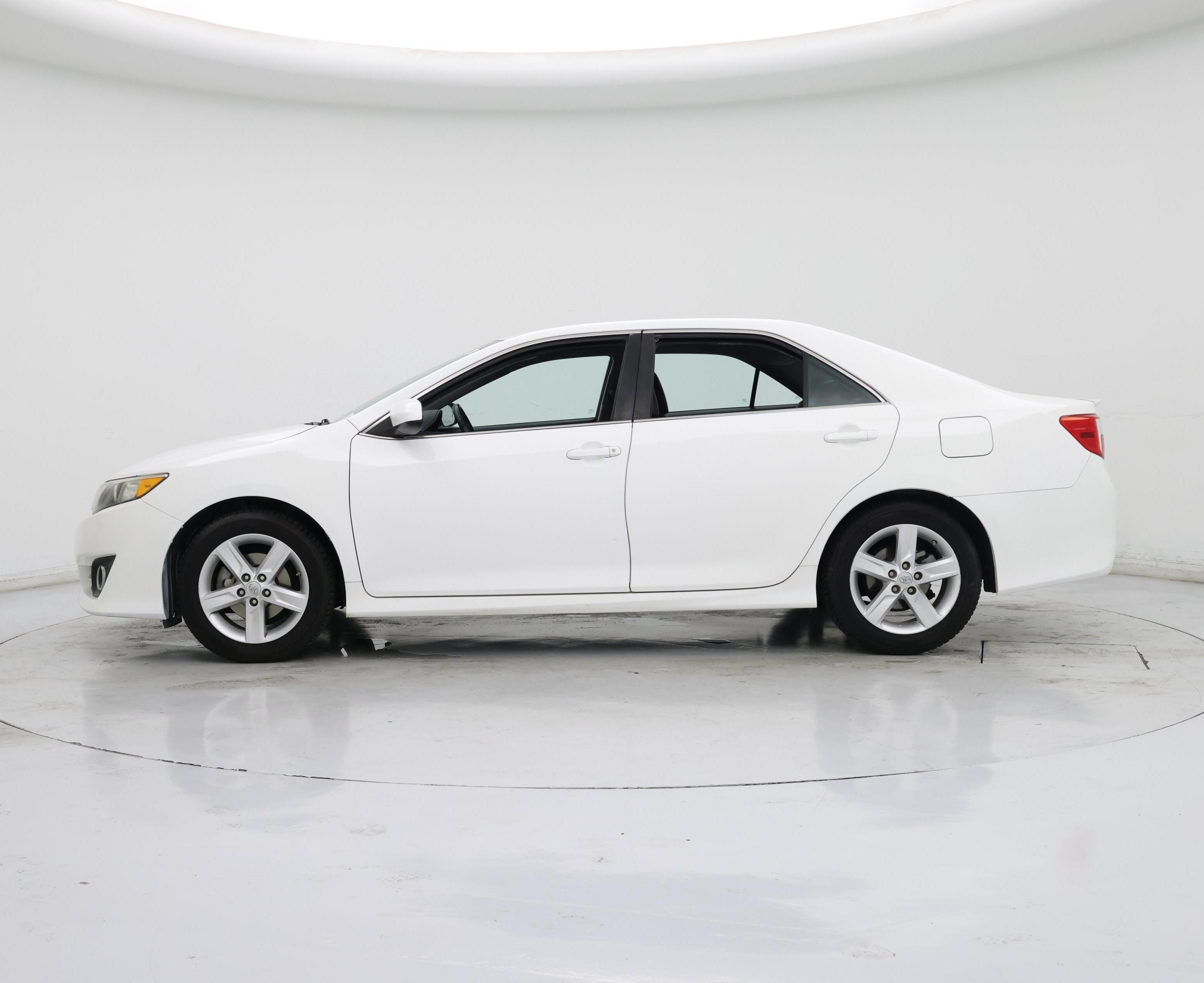 Thumbnail: 2014 Toyota Camry - 3