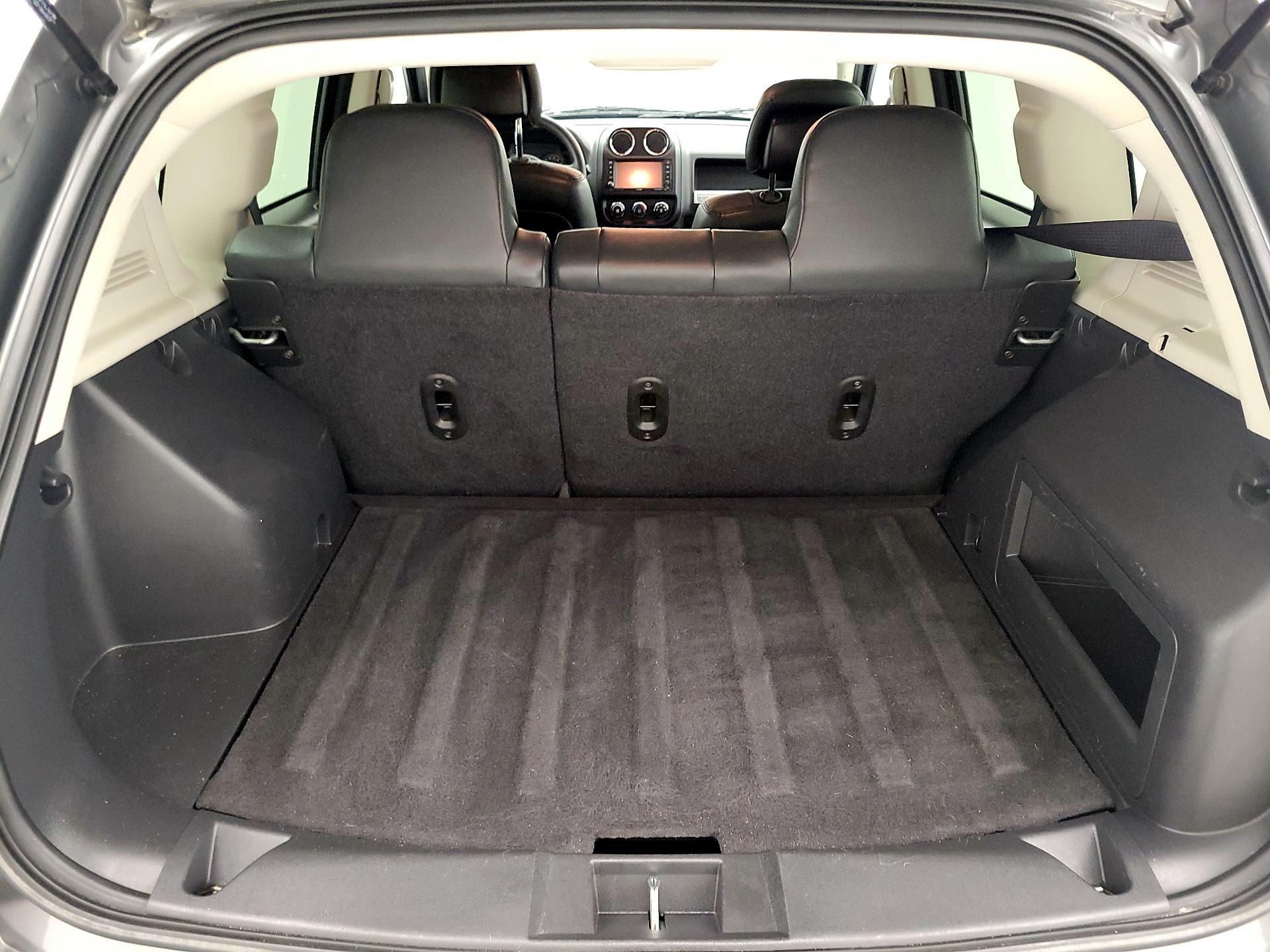 Thumbnail: 2014 Jeep Compass - 17