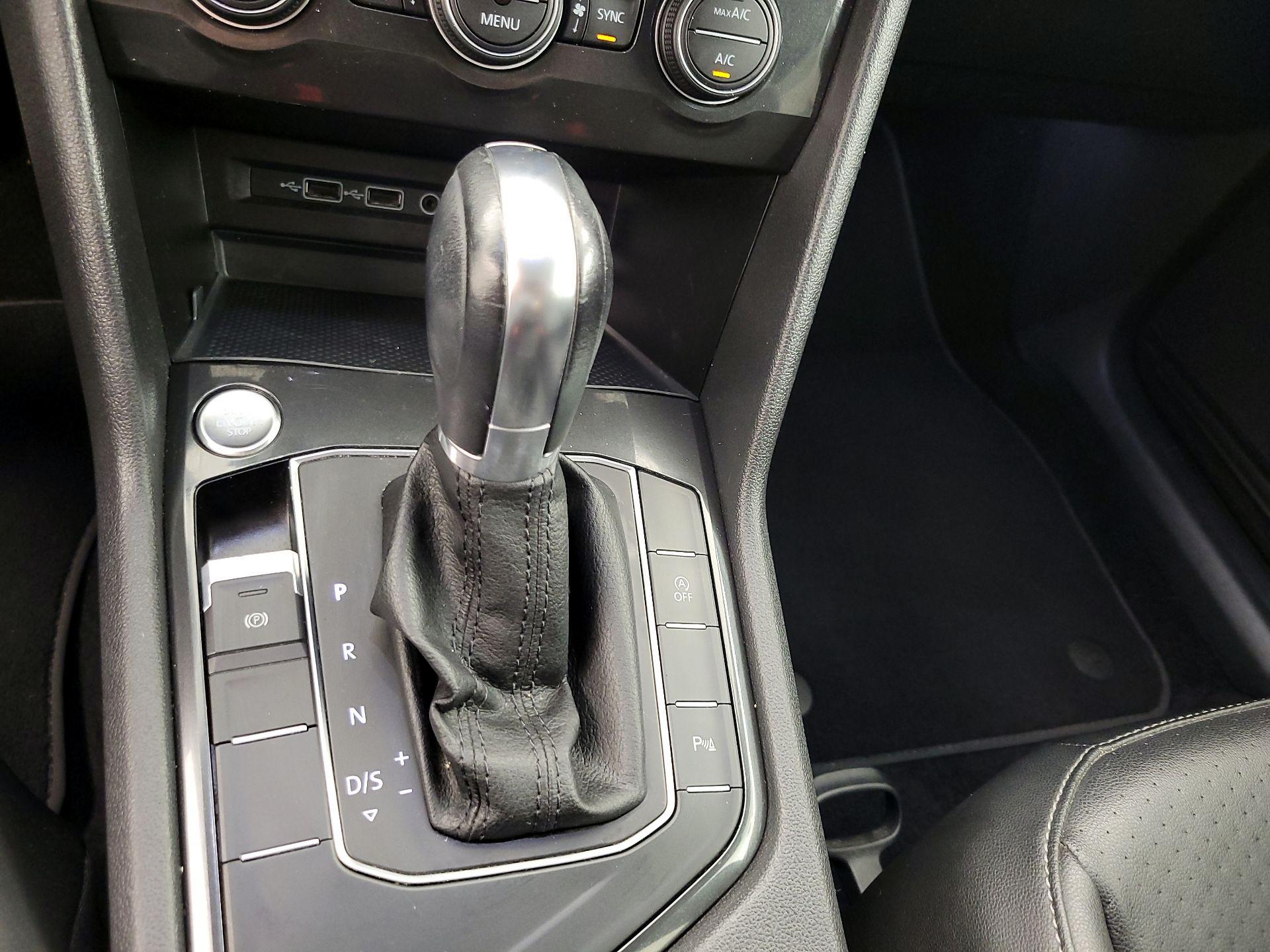 Thumbnail: 2019 Volkswagen Tiguan - 17