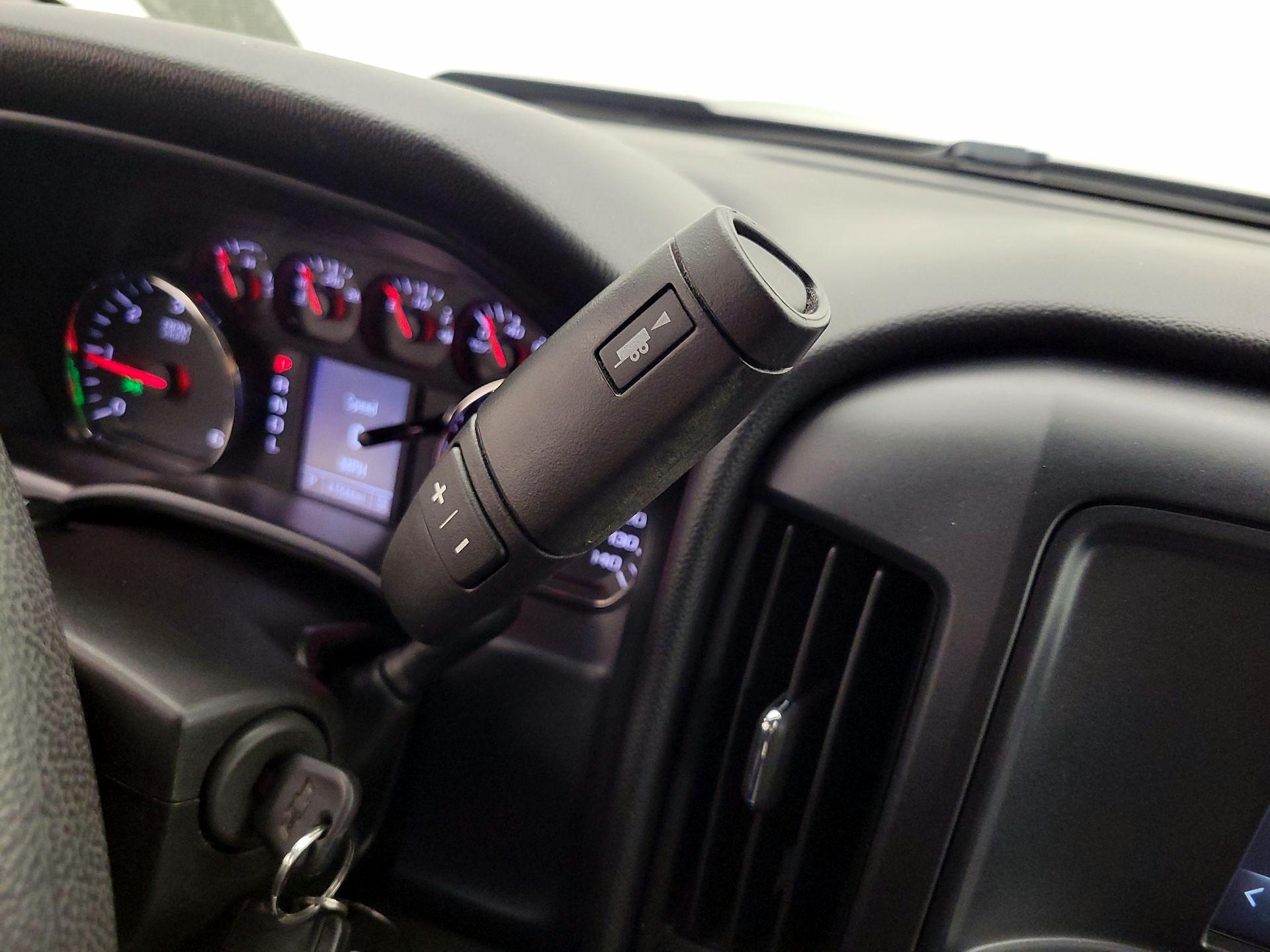 Thumbnail: 2018 Chevrolet Silverado 1500 - 17