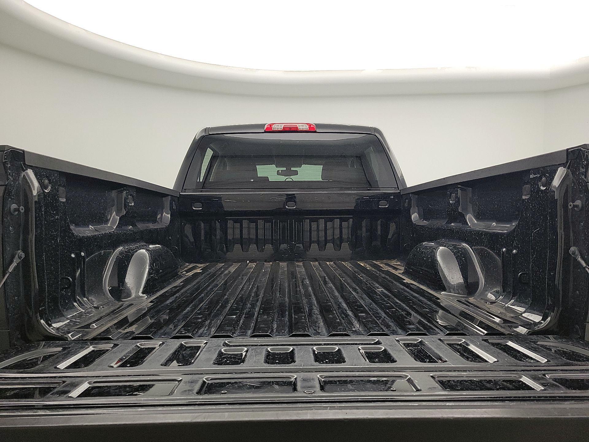 Thumbnail: 2018 Chevrolet Silverado 1500 - 20