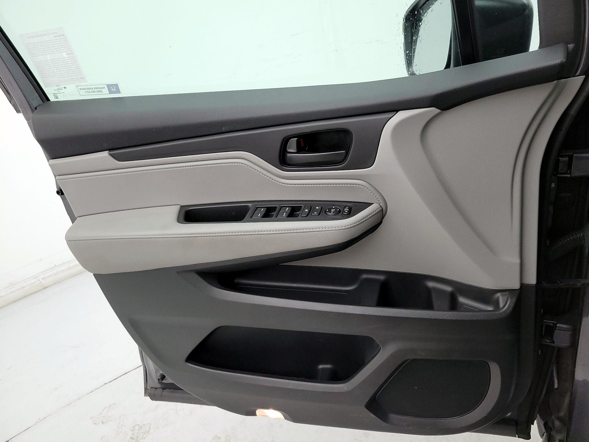 Thumbnail: 2018 Honda Odyssey - 12