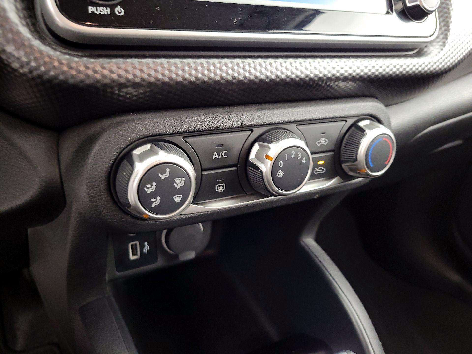 Thumbnail: 2020 Nissan Kicks - 16