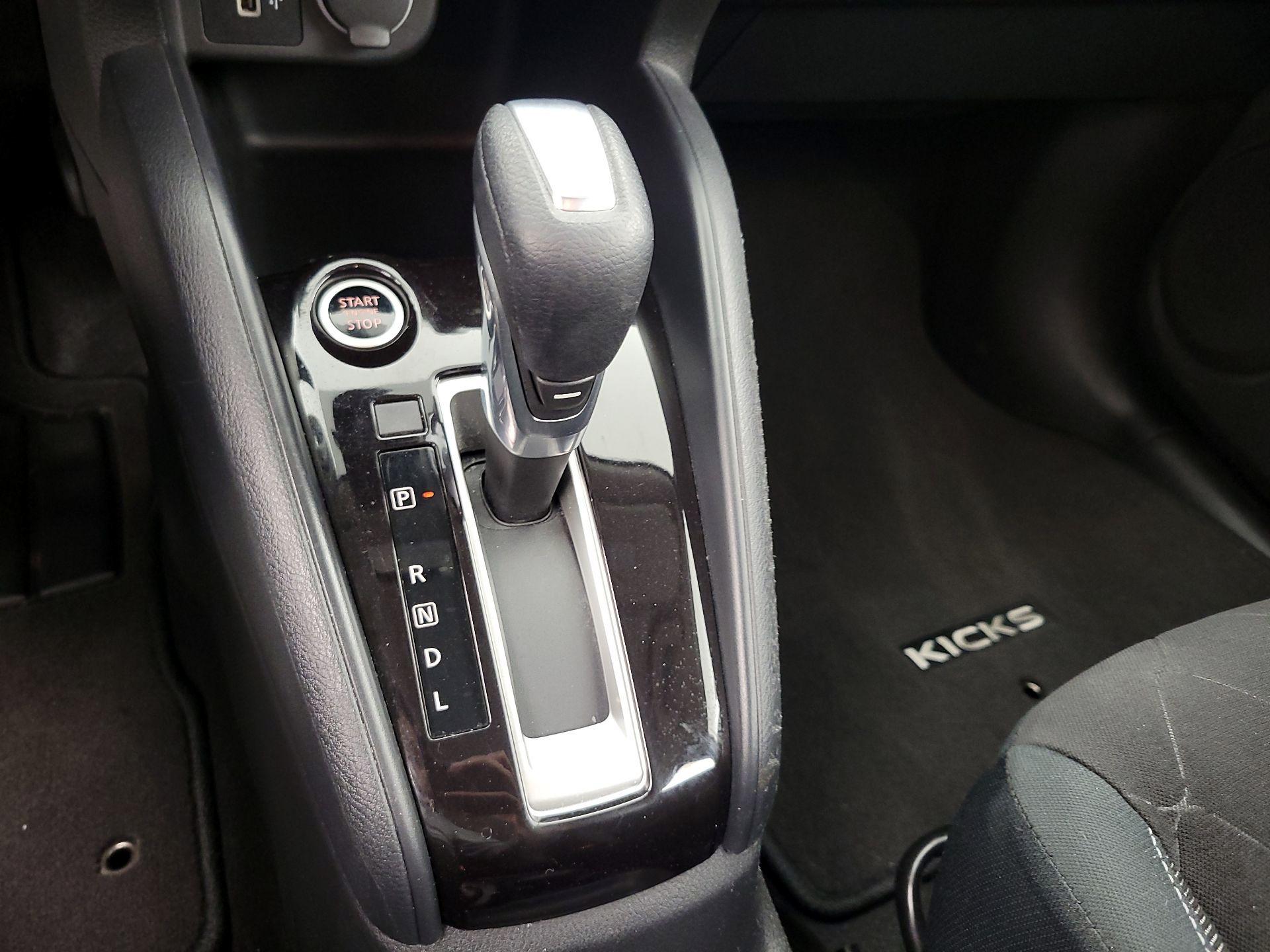 Thumbnail: 2020 Nissan Kicks - 17