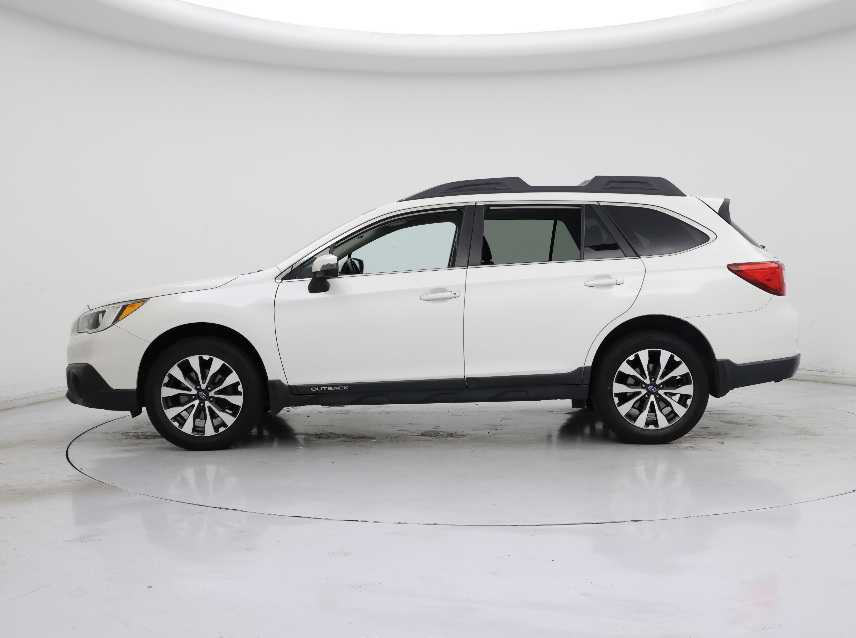 Thumbnail: 2016 Subaru Outback - 3