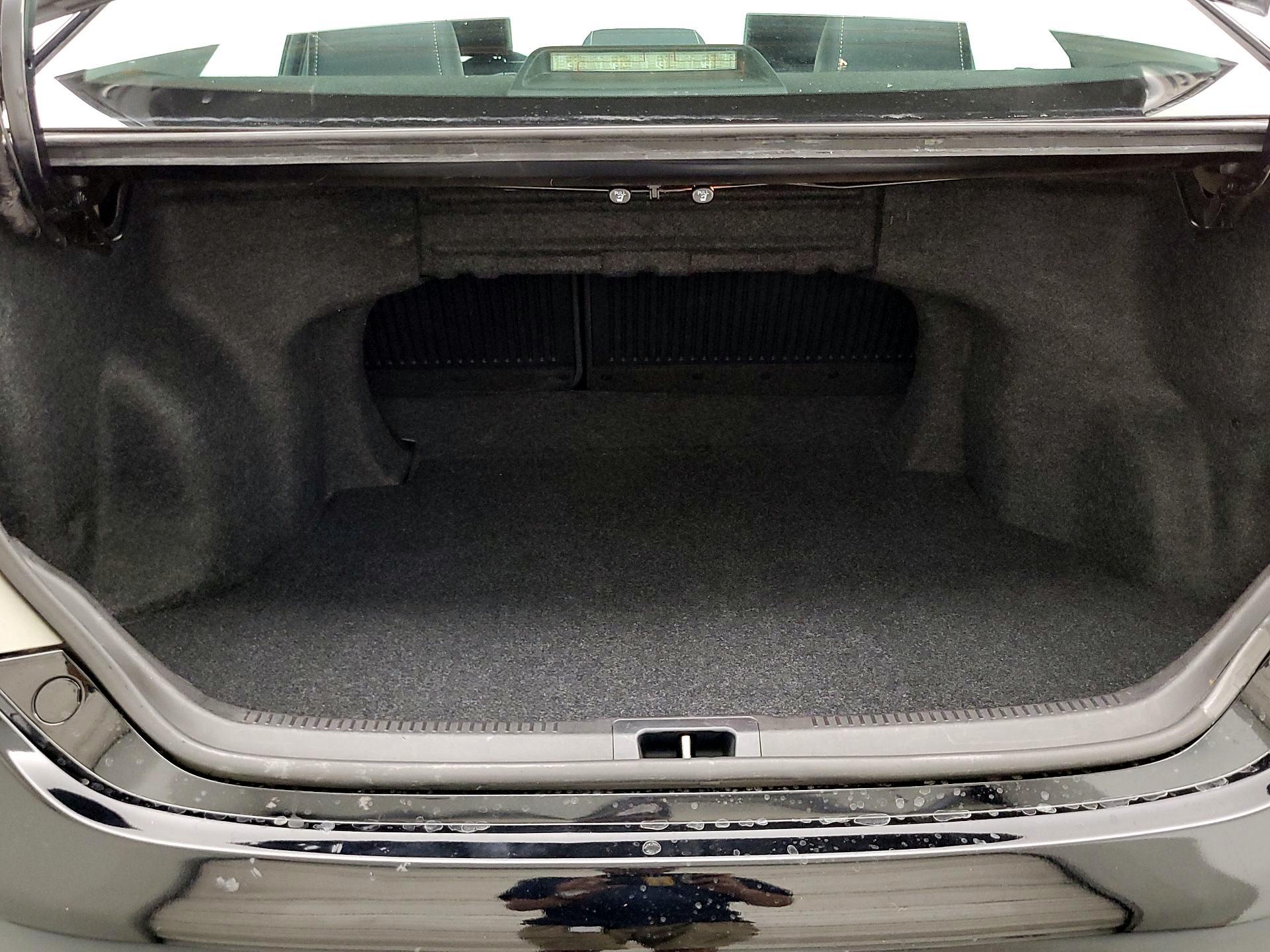Thumbnail: 2013 Toyota Camry - 19