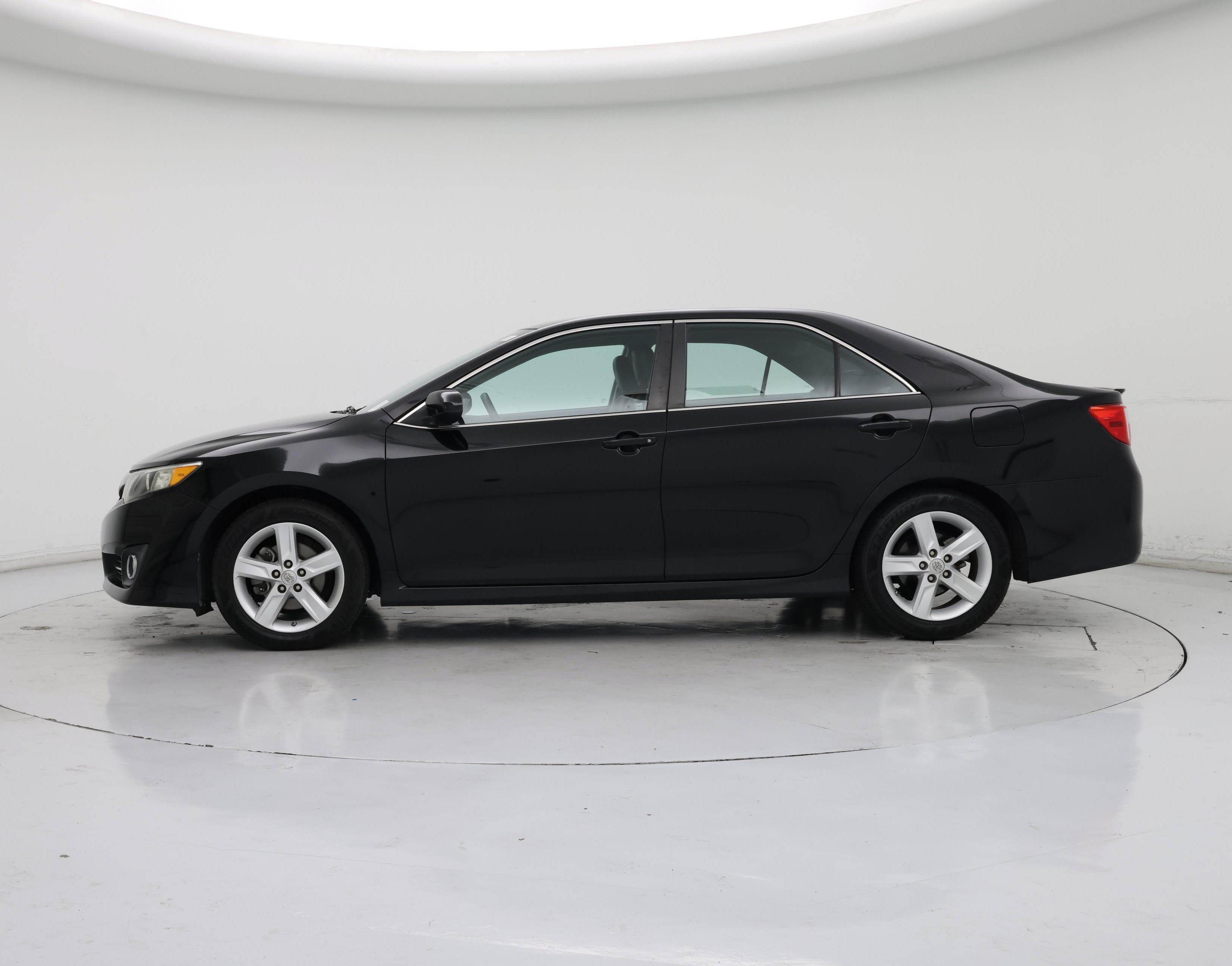 Thumbnail: 2013 Toyota Camry - 3
