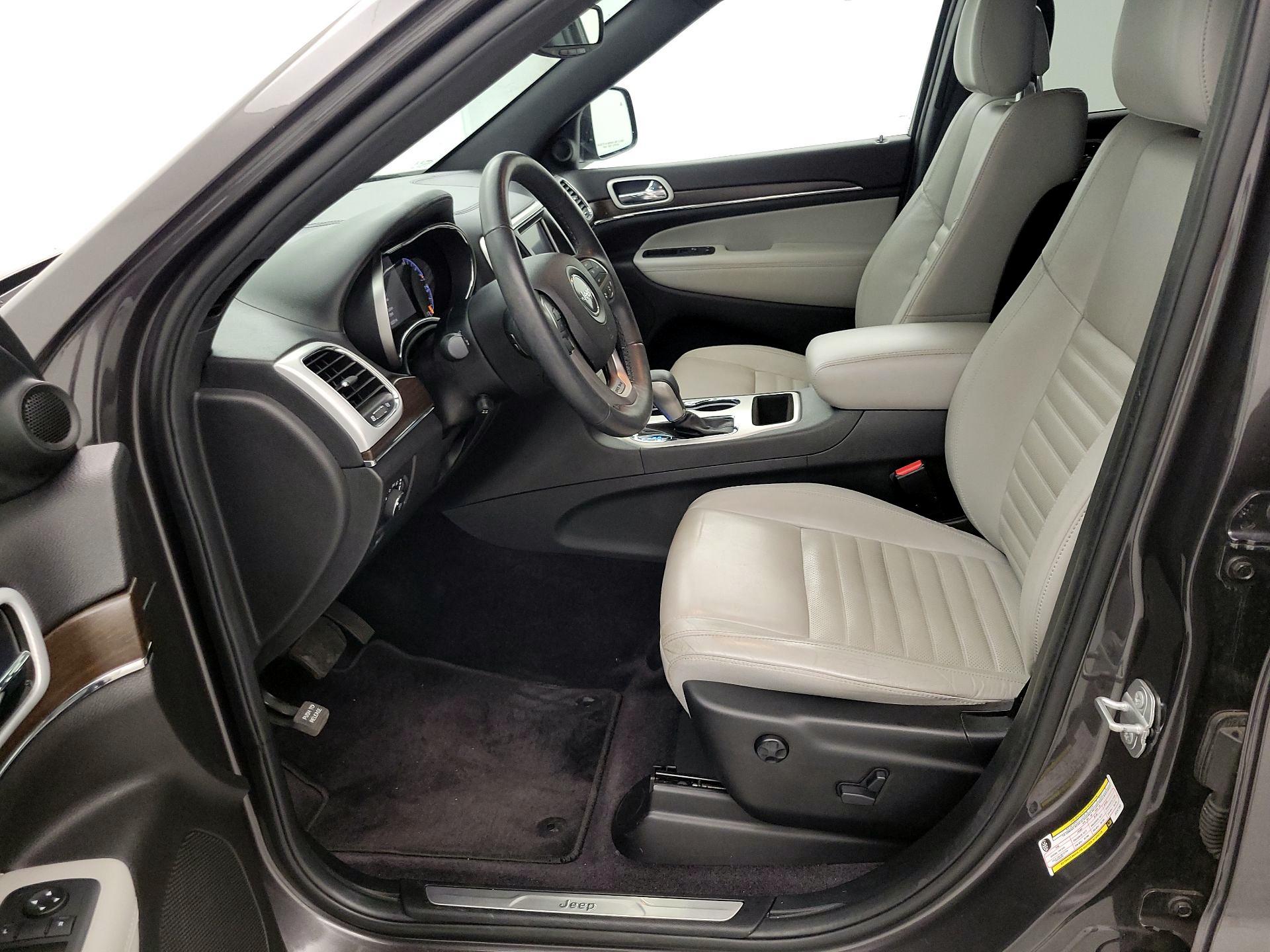 Thumbnail: 2018 Jeep Grand Cherokee - 11