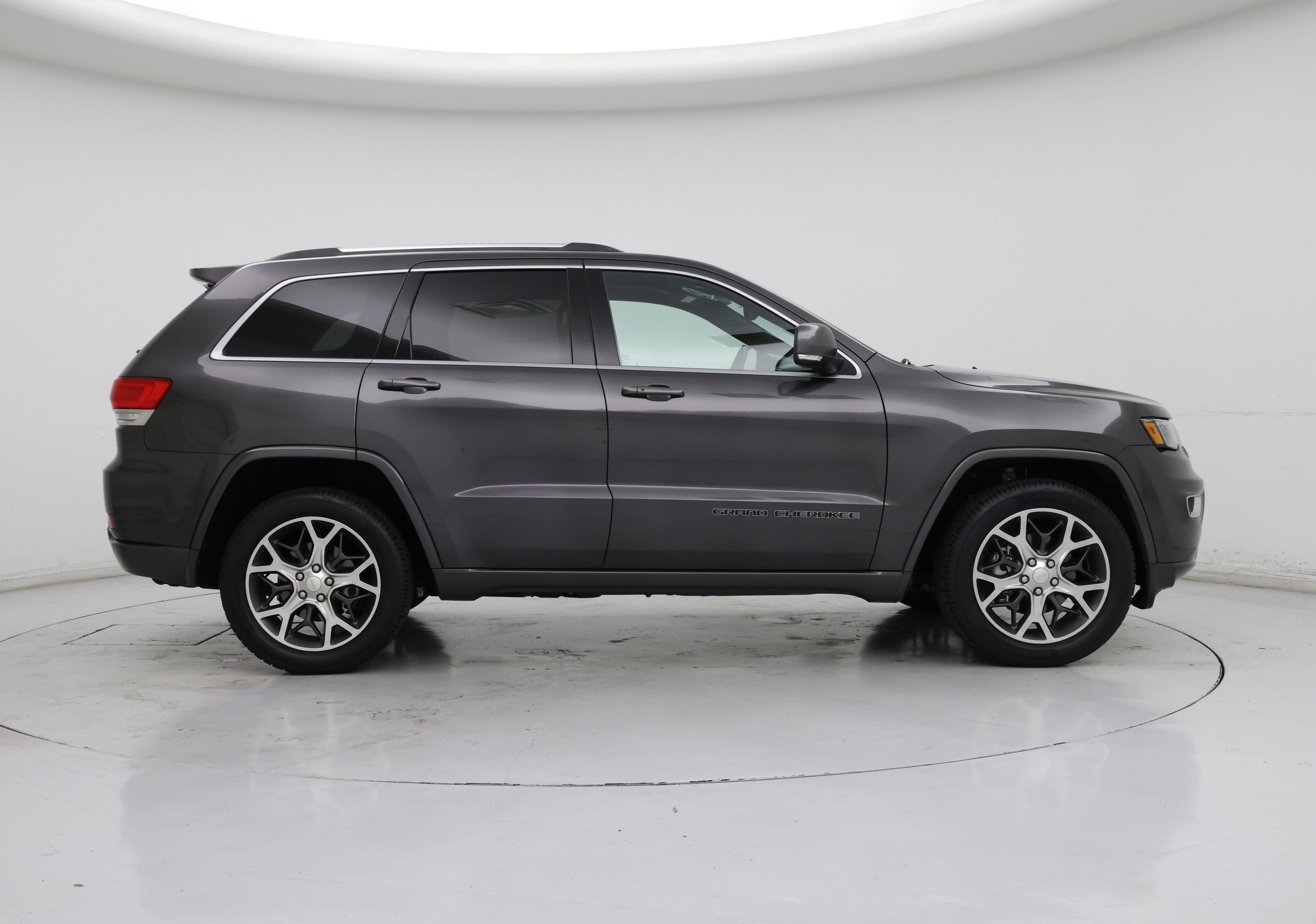 Thumbnail: 2018 Jeep Grand Cherokee - 7