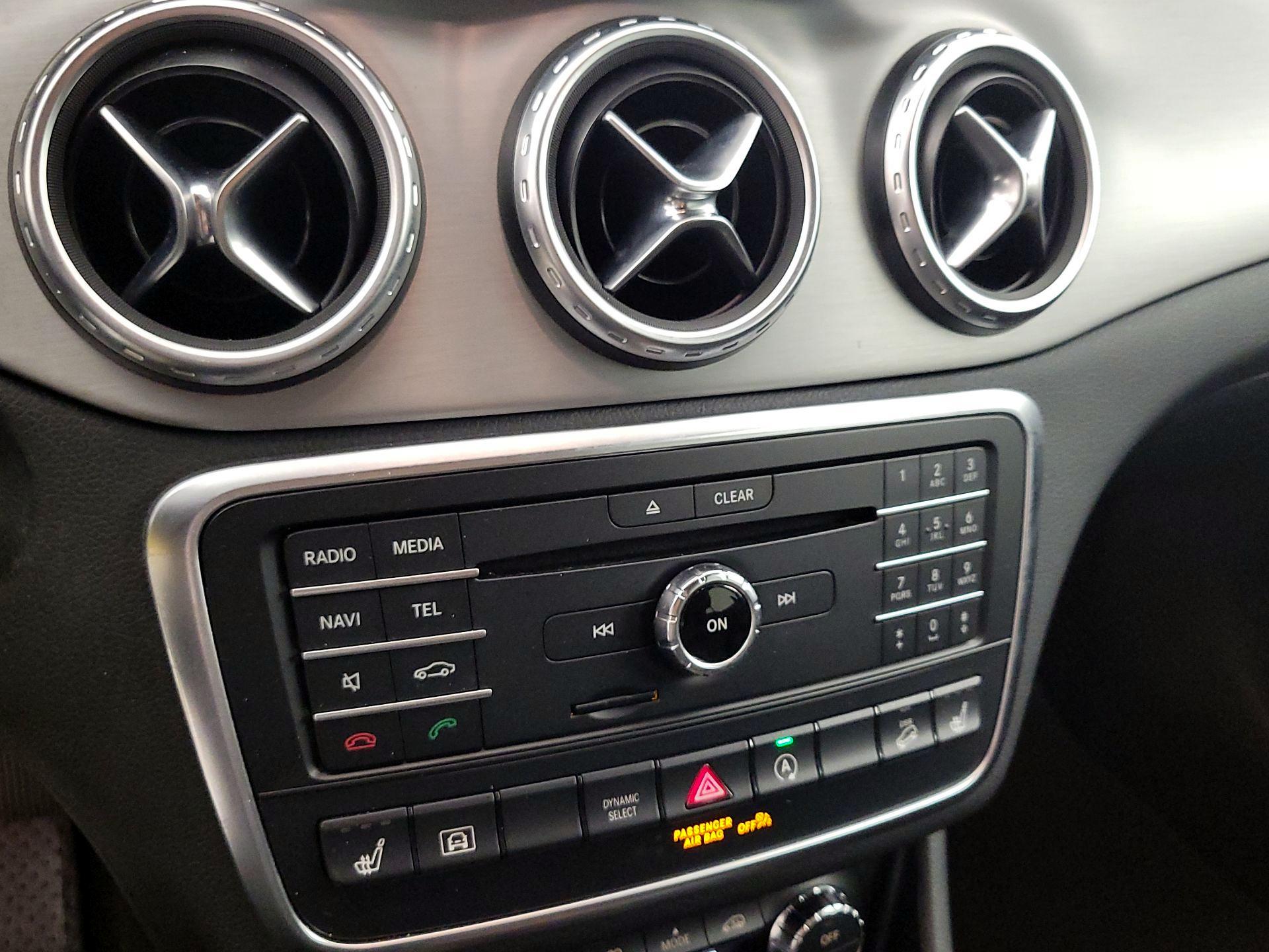 Thumbnail: 2017 Mercedes-Benz GLA - 16