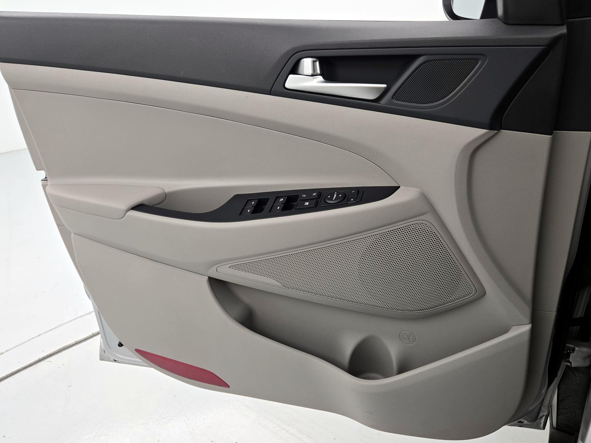 Thumbnail: 2020 Hyundai Tucson - 12