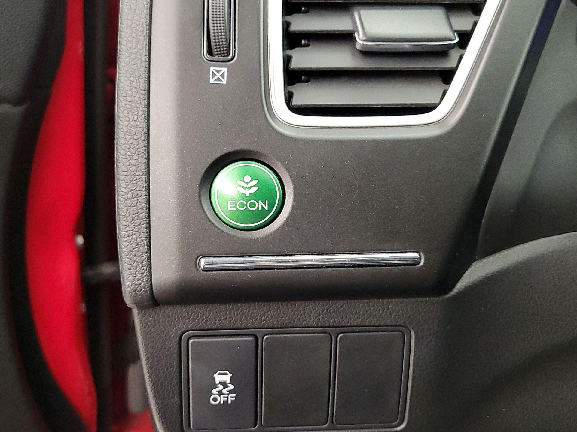 Thumbnail: 2015 Honda Civic - 13