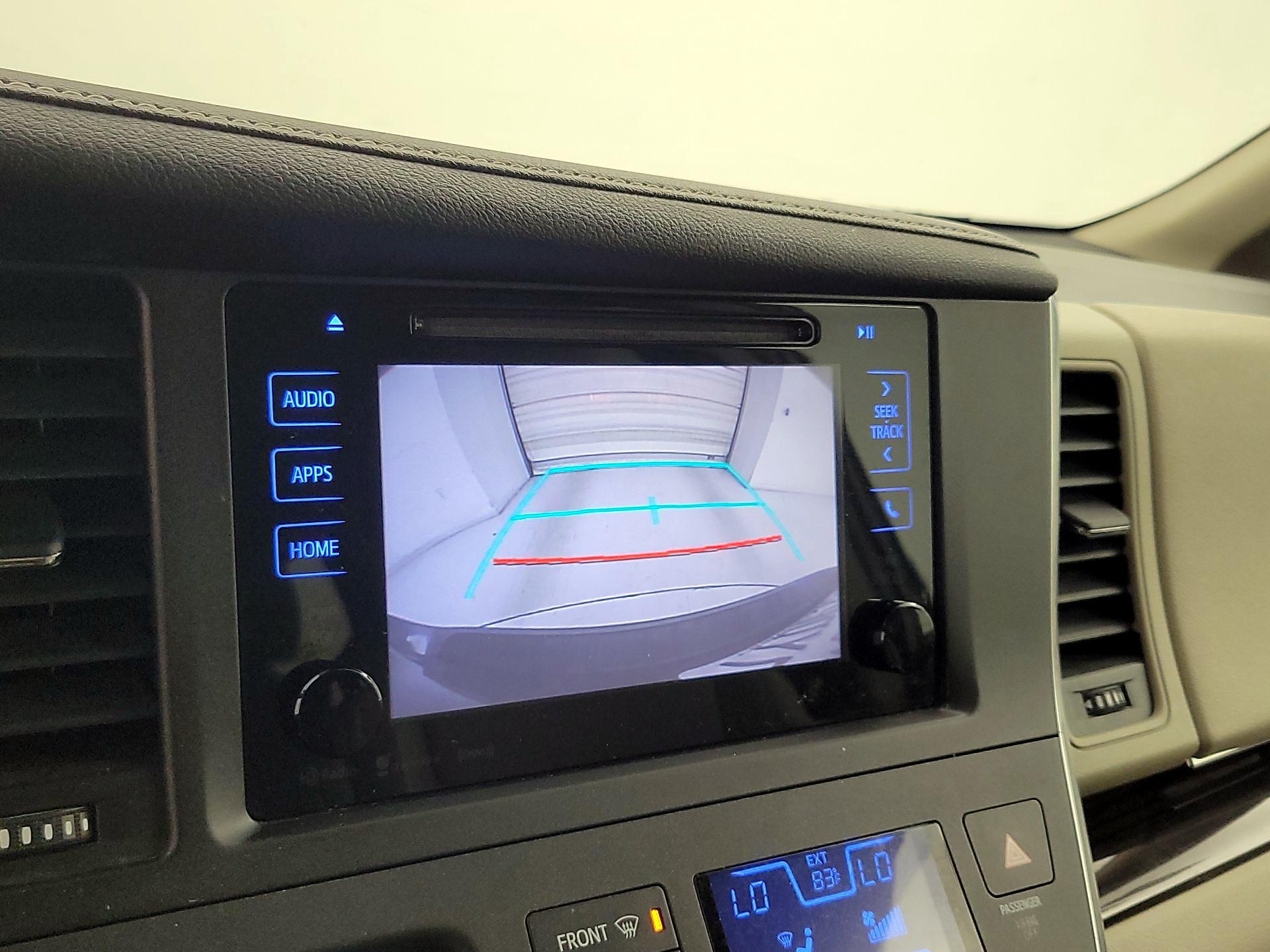 Thumbnail: 2017 Toyota Sienna - 14