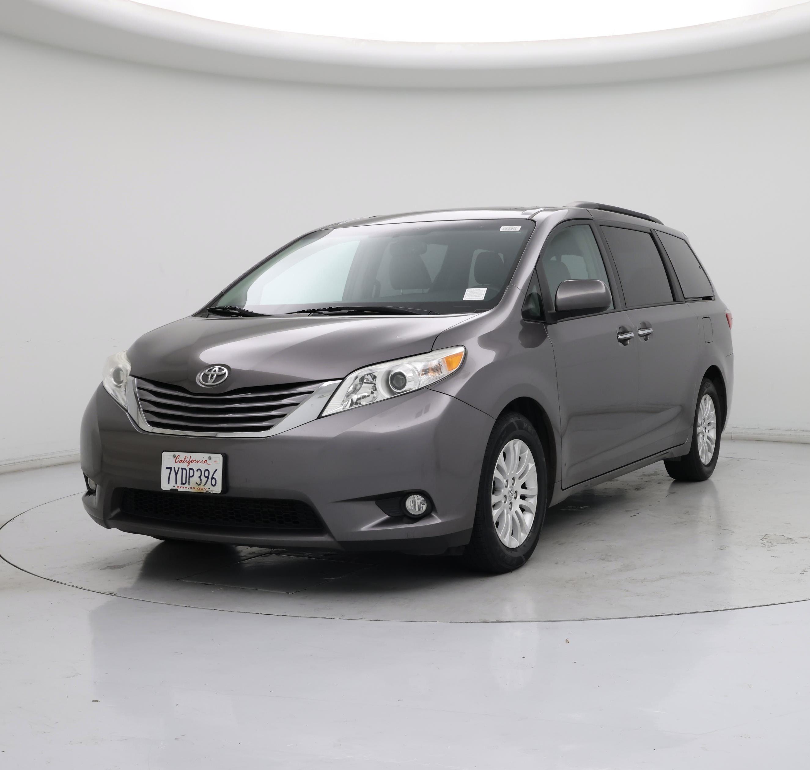 Thumbnail: 2017 Toyota Sienna - 4